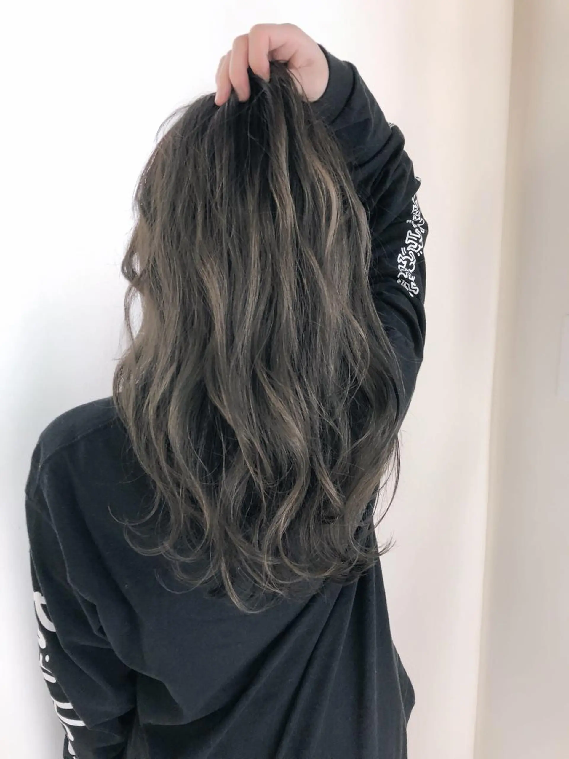 ロング アッシュ ハイライト ヘアカラー トリートメント 竹内ケンゴ🇰🇷 EIGHT藤沢のヘアスタイル