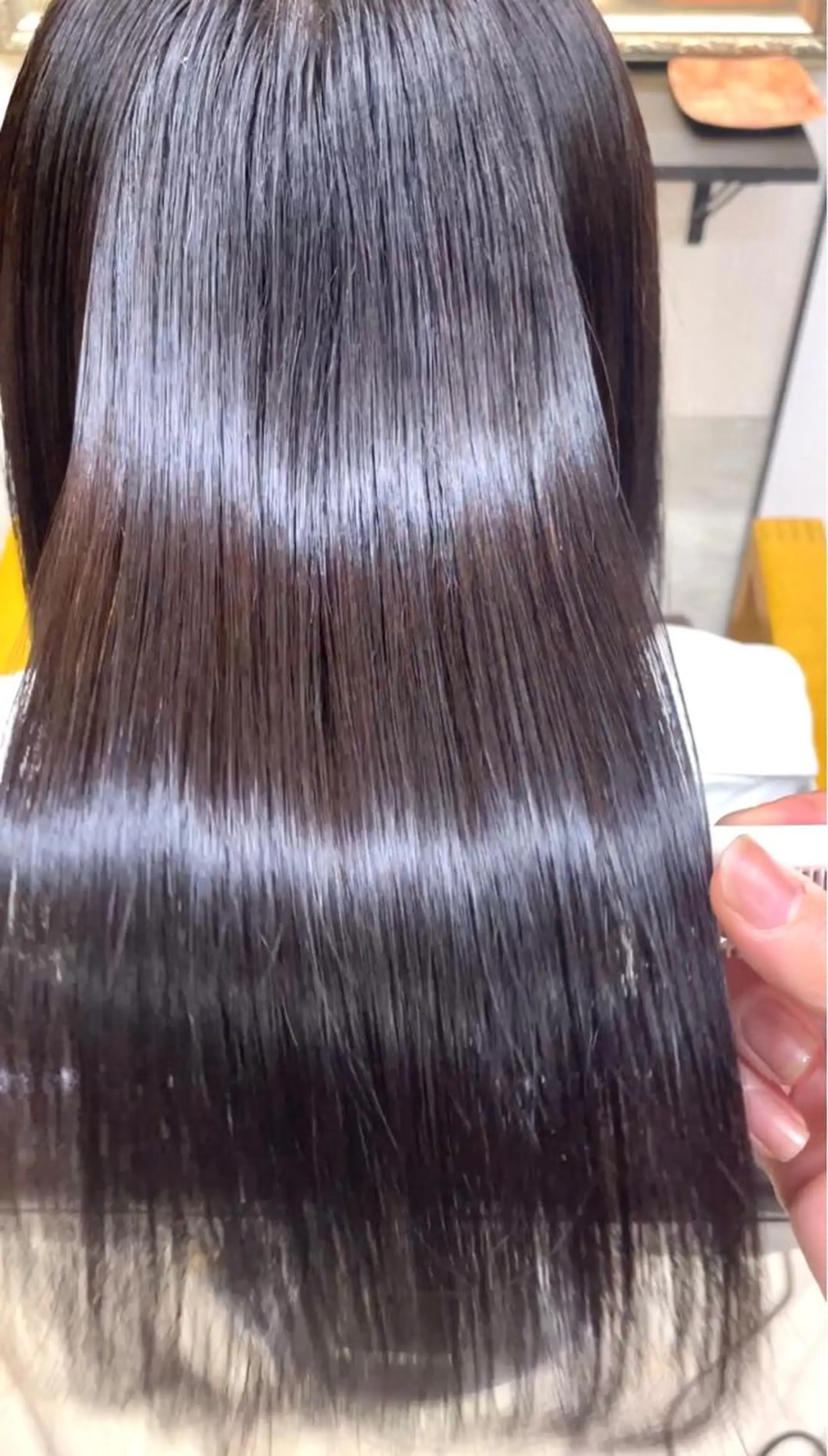 ロング CAROS　atelier所属・安倍 辰哉のヘアスタイル