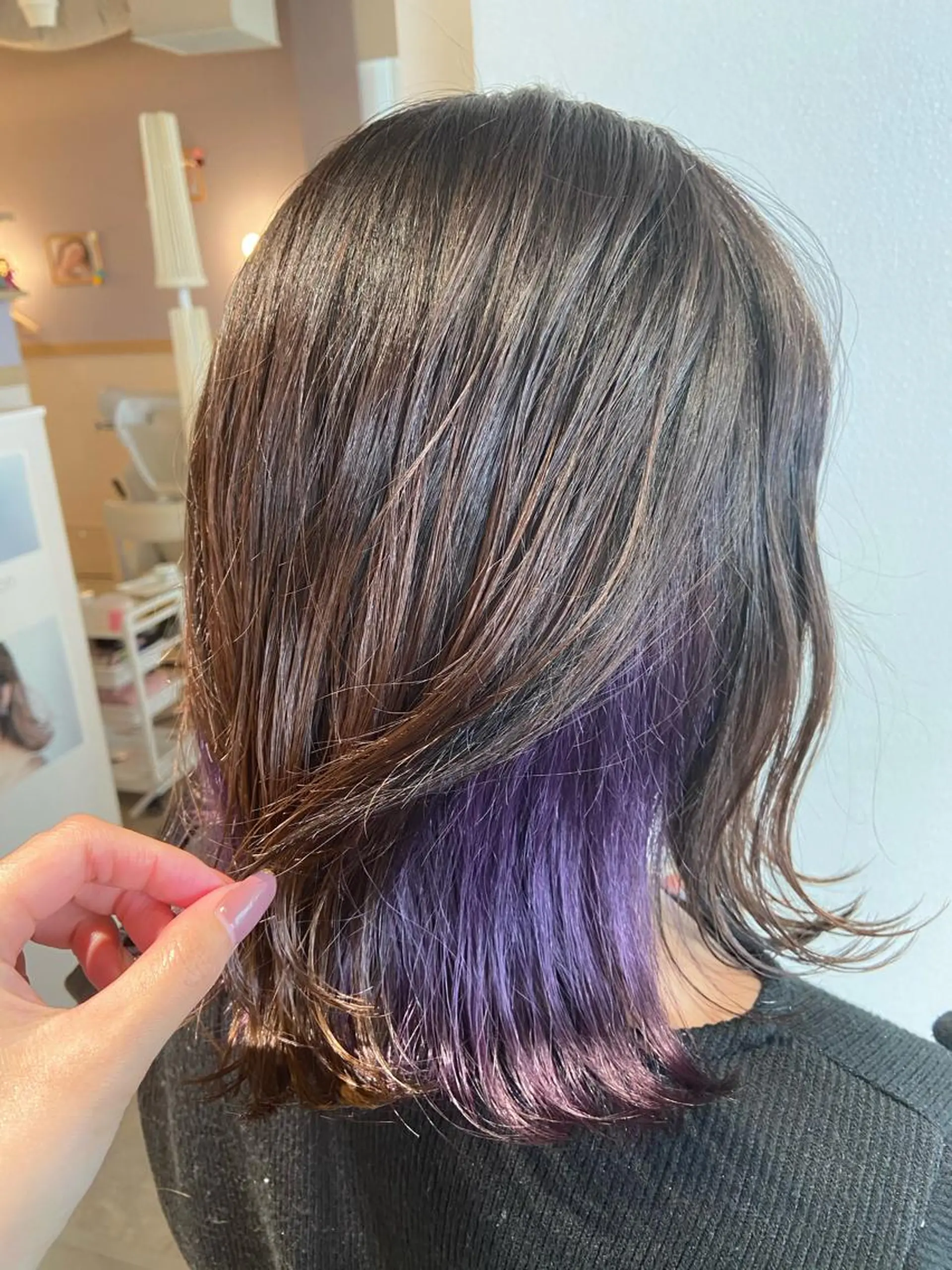 ミディアム カラー インナーカラー バイオレットカラー ヘアカラー Amour なぐらのヘアスタイル