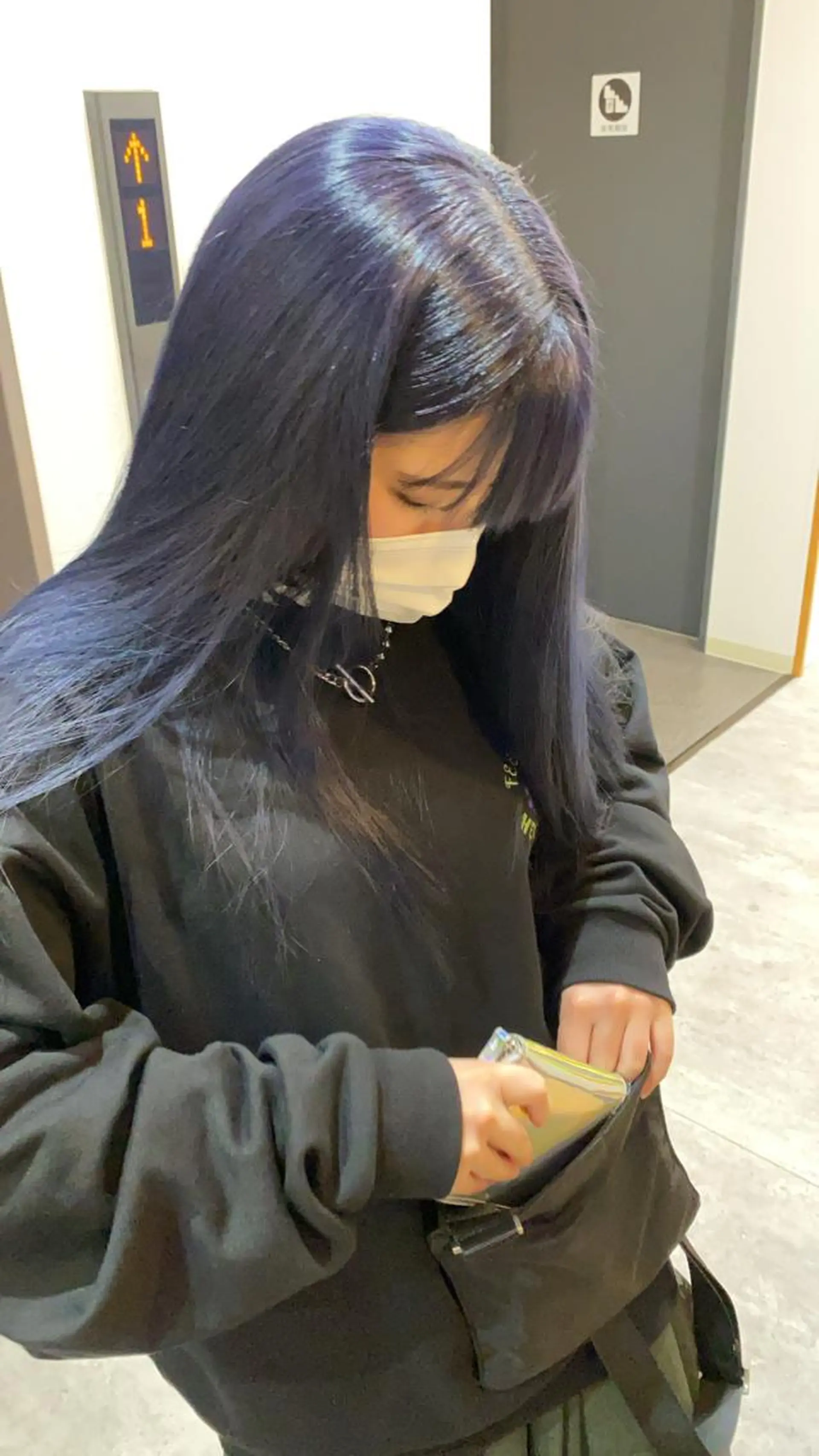 セミロング カラー Hair & make Lamp所属・梅田のブリーチ特化 美容師KAI🥰のヘアスタイル