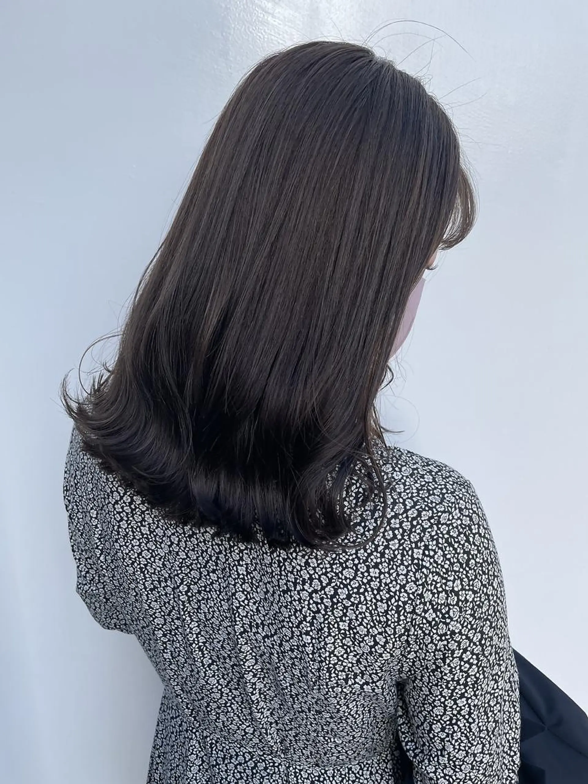 セミロング カラー ヘアアレンジ ミストバング ブリーチ ケアブリーチ 透明感カラー デザインカラー maoブリーチ無し 似合わせカラーのヘアスタイル