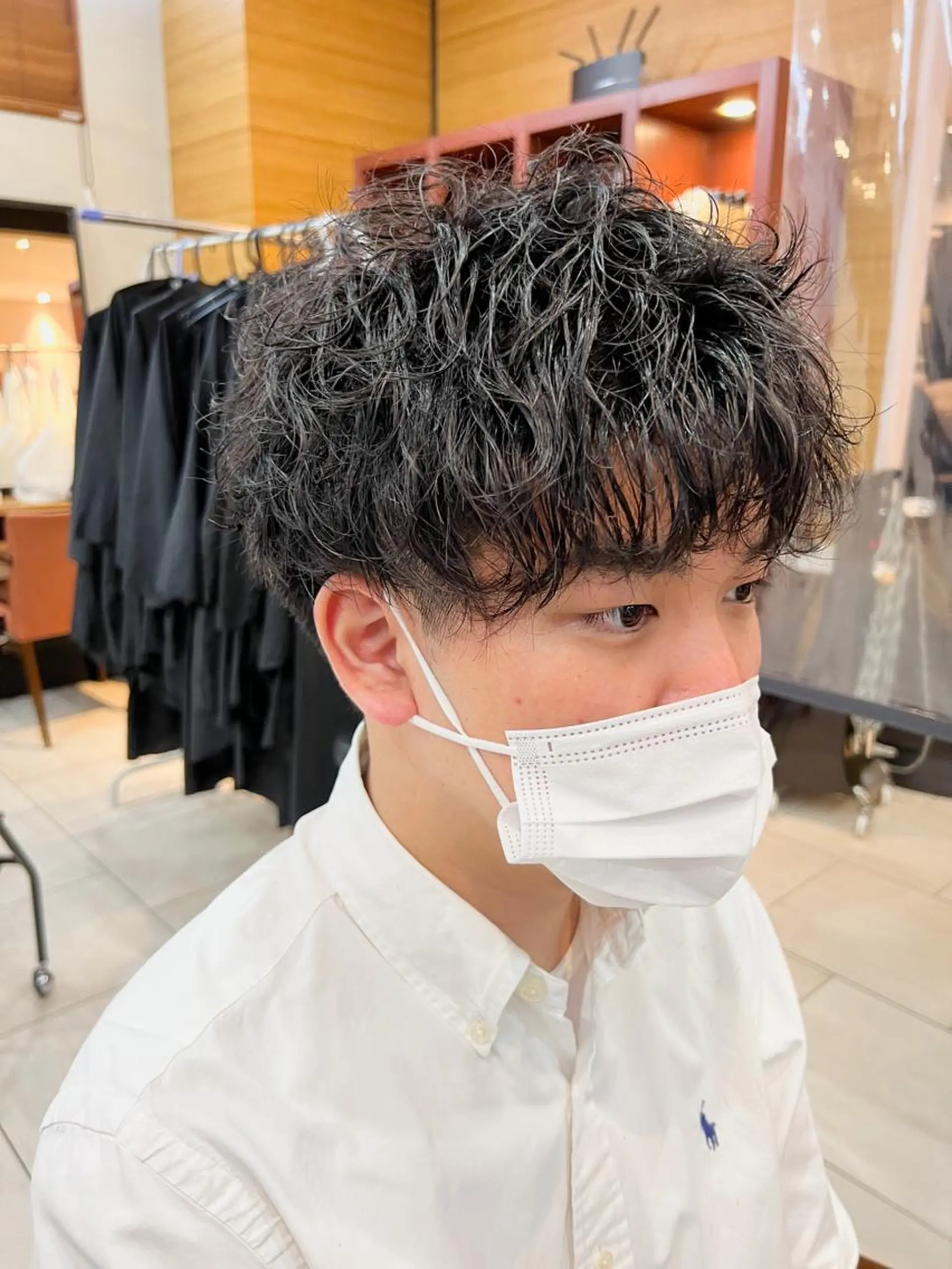 ショート パーマ メンズ 波巻きパーマ カット パーマ メンズカット曲がる 縮毛矯正佐々木タクマのヘアスタイル