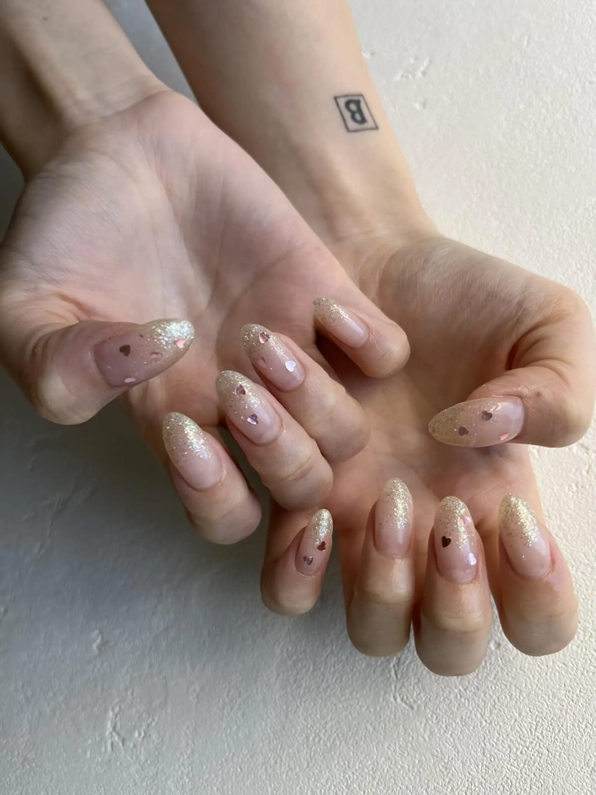 ネイル ハート Ray. ちゅるん系ニュアンスのネイルデザイン