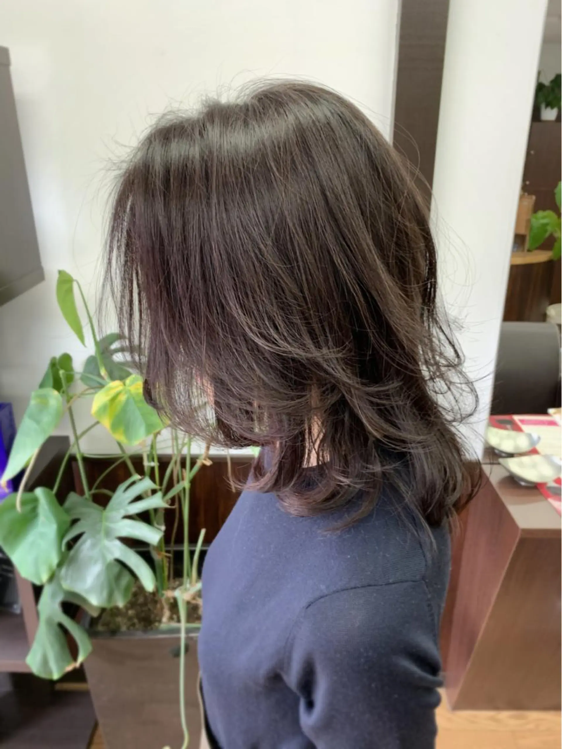 ミディアム レイヤーカット カット ヘアカラー キラ ゲンキのヘアスタイル