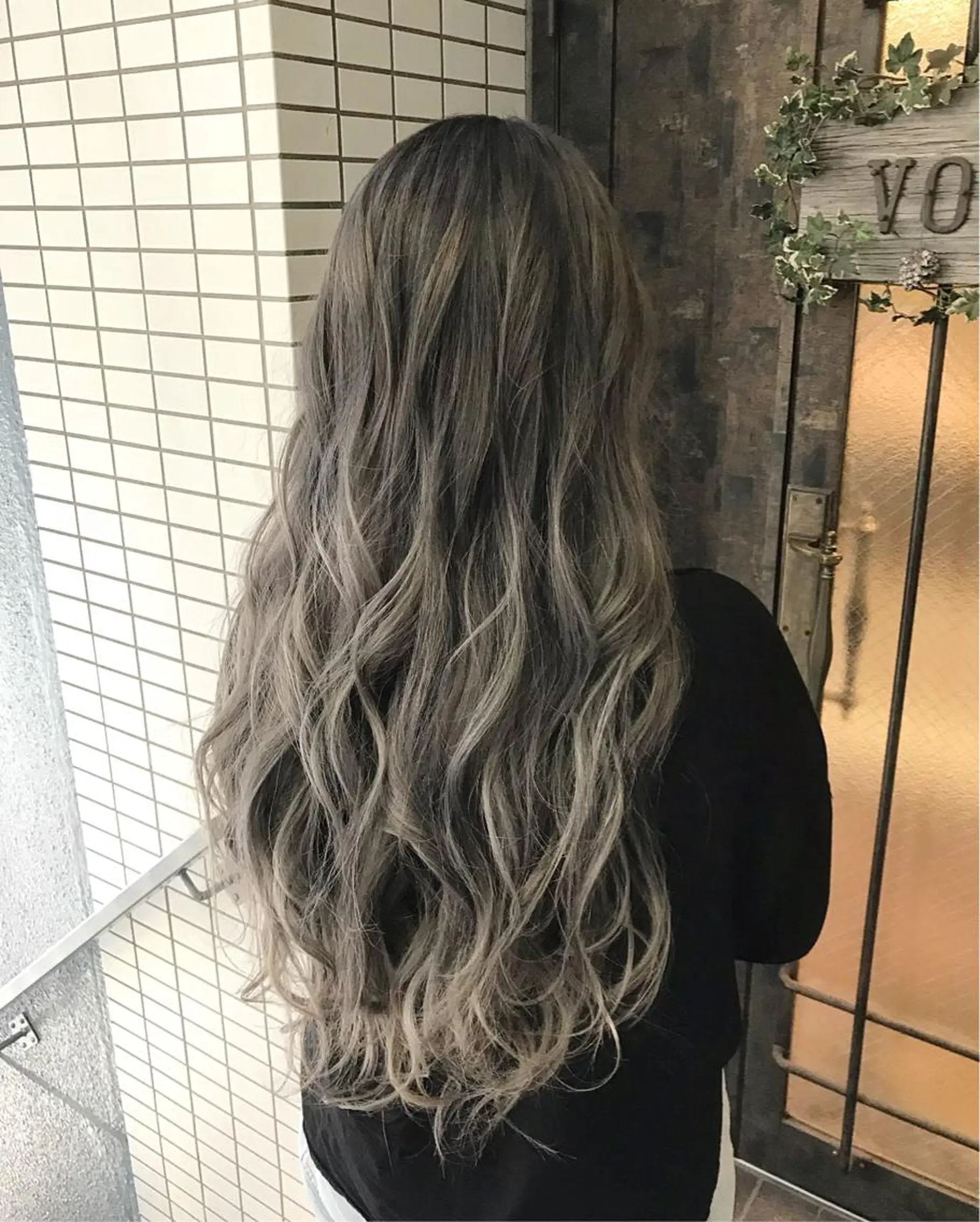 ロング カラー Tsuyoki .のヘアスタイル