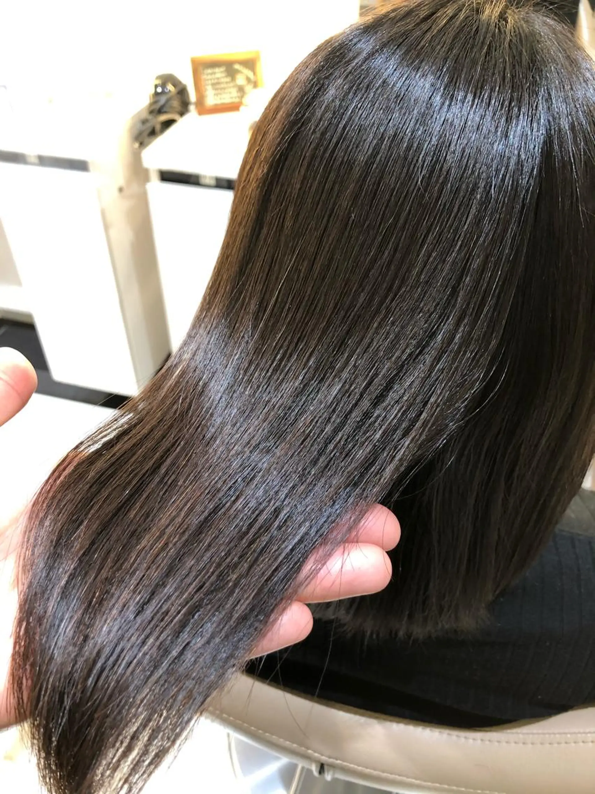 ミディアム パーマ 髪質改善 縮毛矯正 ストレートパーマ 安井　昴 💫ブリーチ縮毛矯正のヘアスタイル