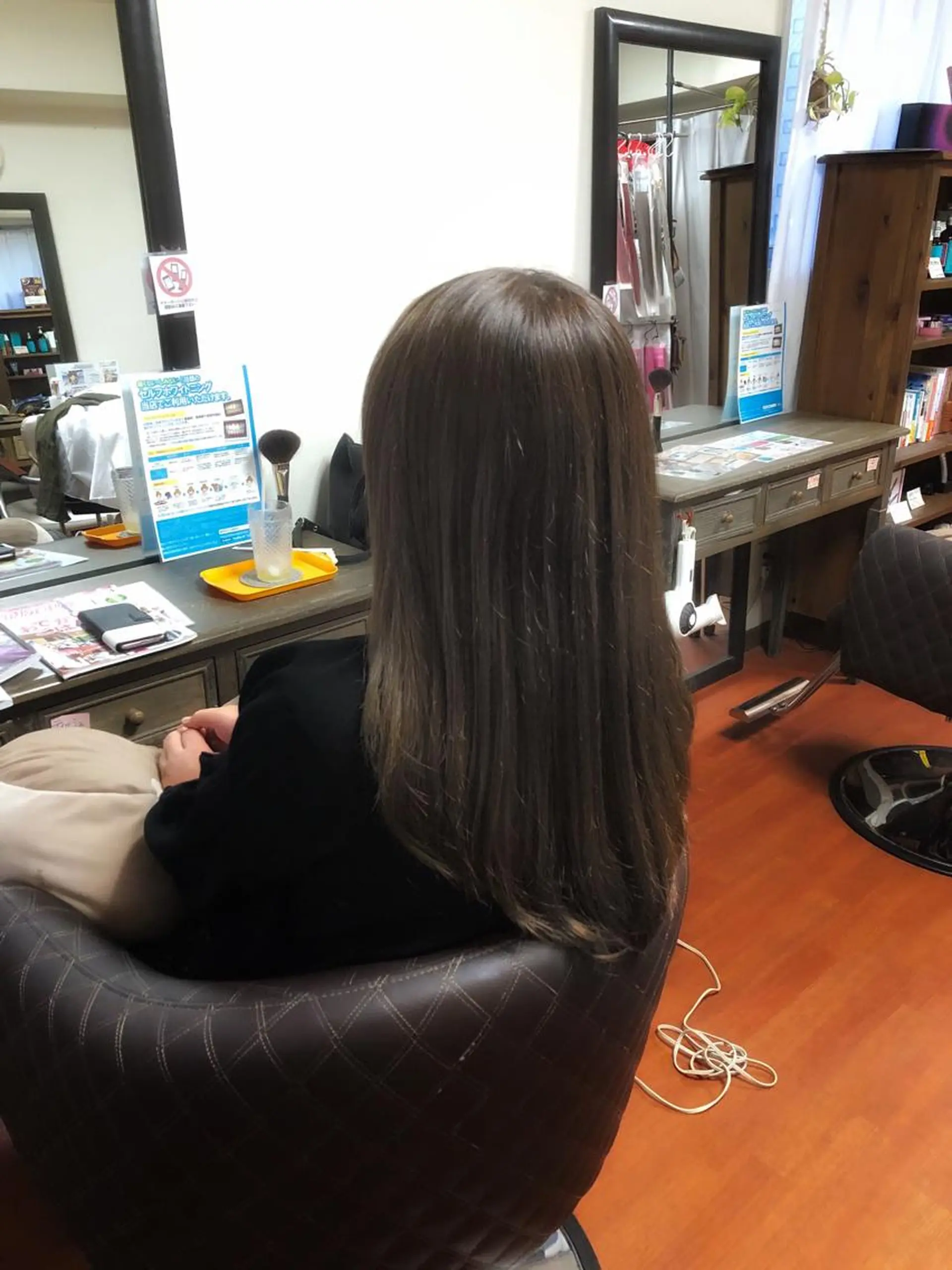 ロング カラー アッシュ 是枝 さくらのヘアスタイル
