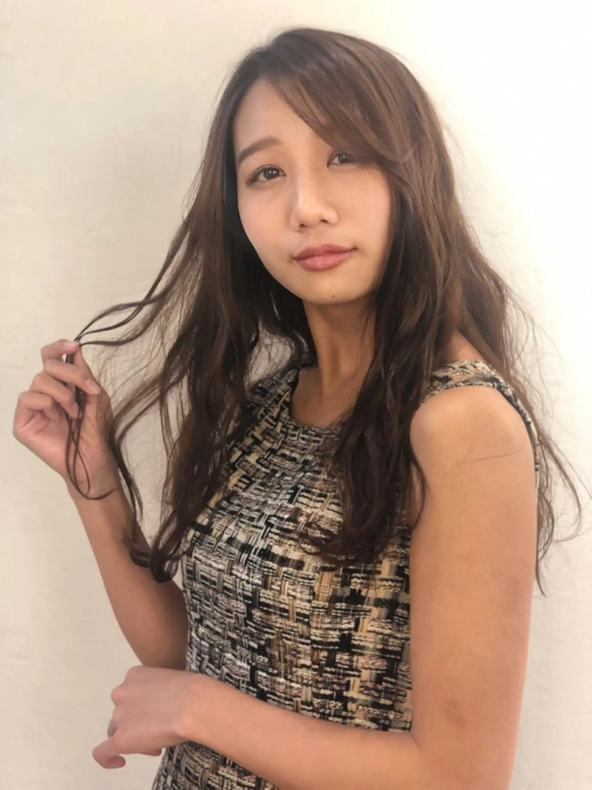 セミロング カラー 大場 優のヘアスタイル