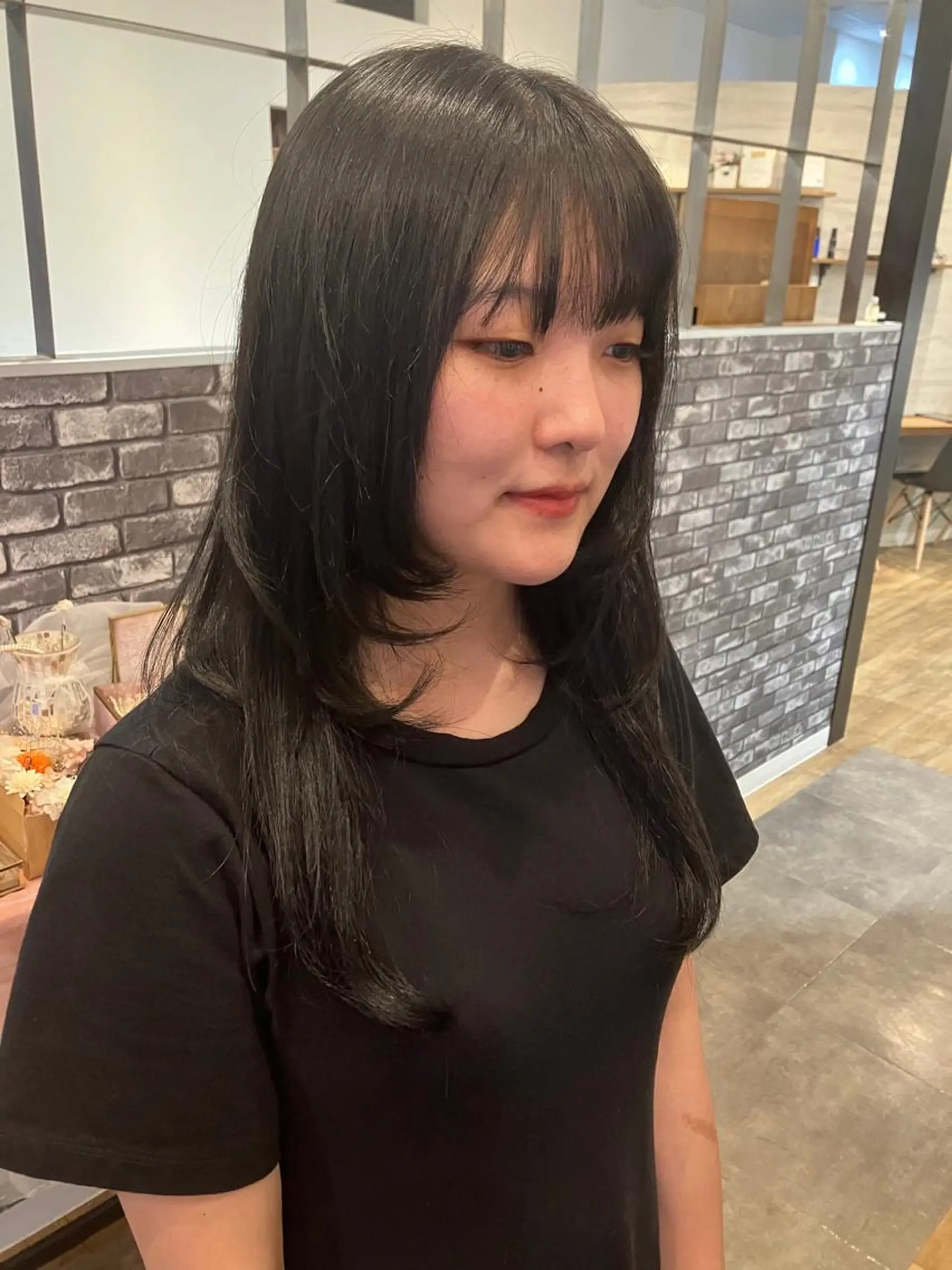 ロング 顔まわりレイヤー レイヤーカット カット mai /attraのヘアスタイル