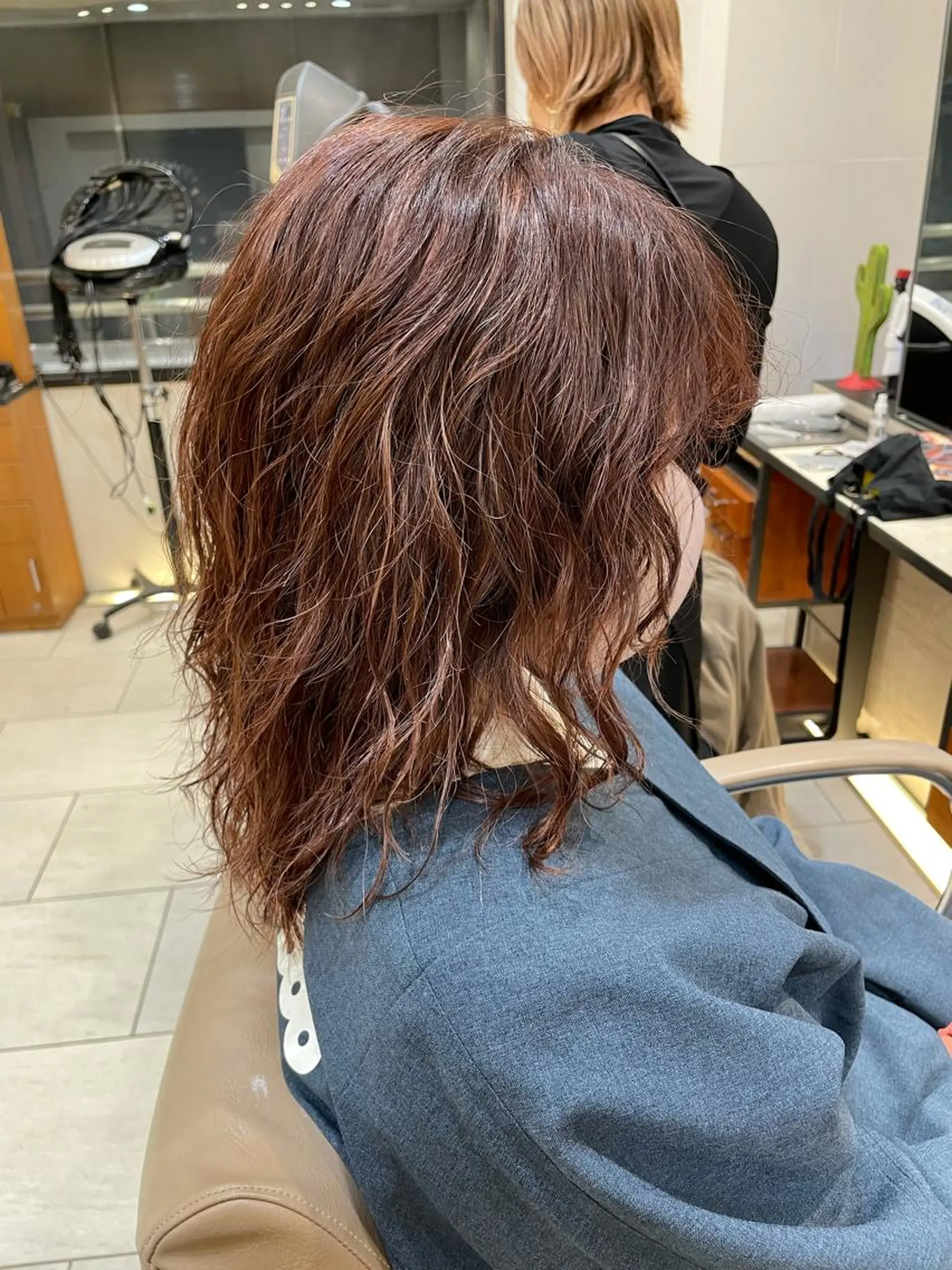 セミロング カラー ハイライトカラー ハイライト ヘアカラー peek-a-boo所属・勝野 裕憲のヘアスタイル