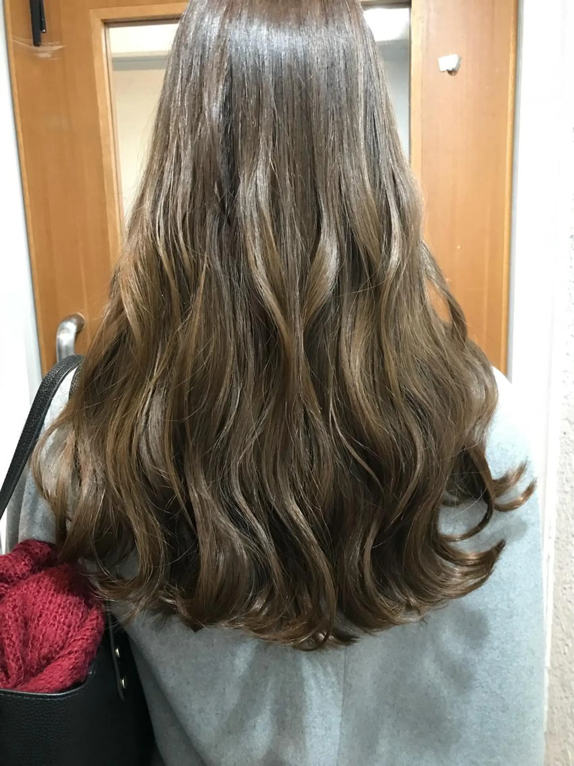 ロング ハイライト カット ヘアカラー トリートメント 山本 みきのヘアスタイル