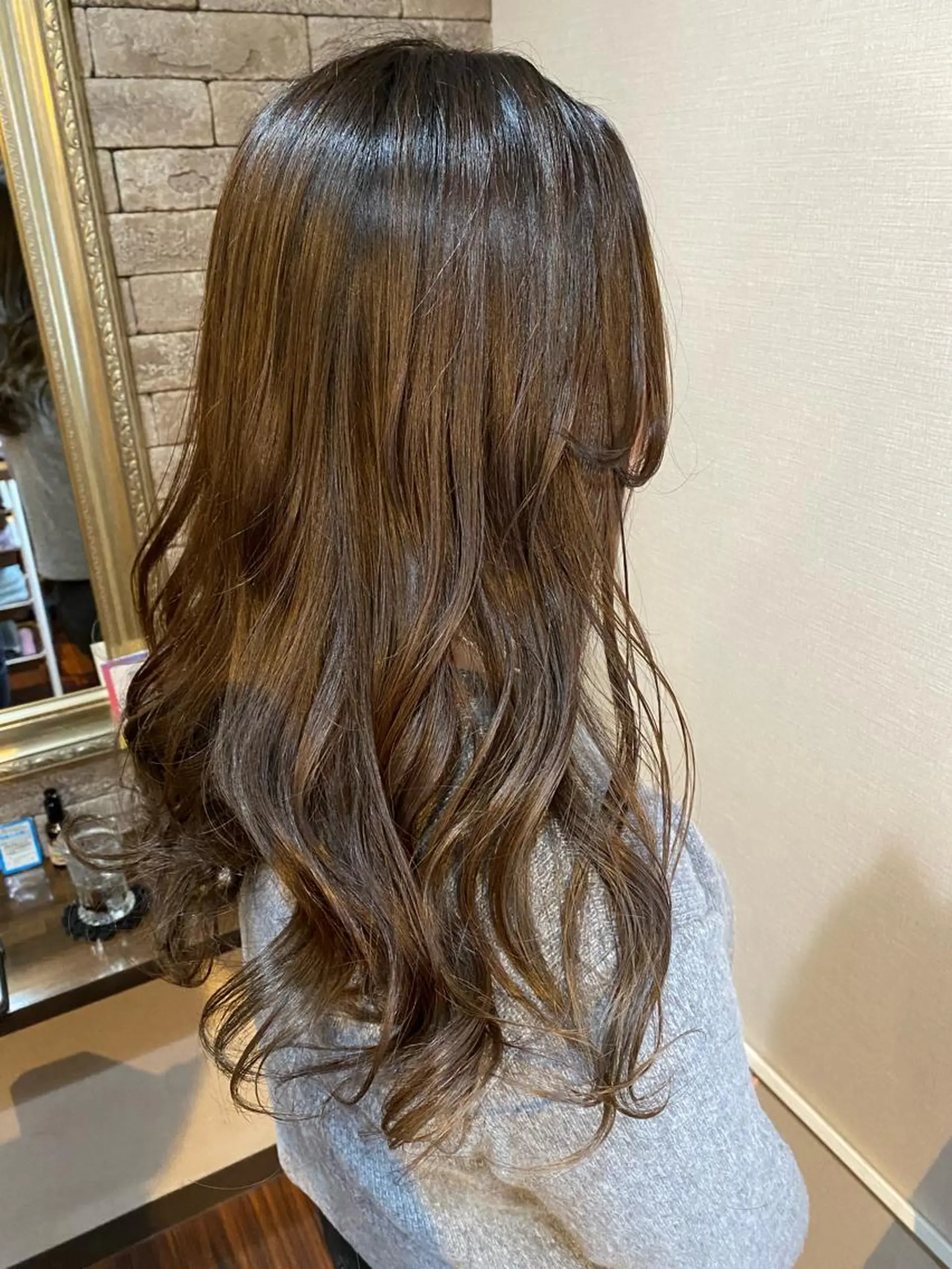 セミロング カラー ヘアカラー トリートメント 美髪 カラーリストのヘアスタイル