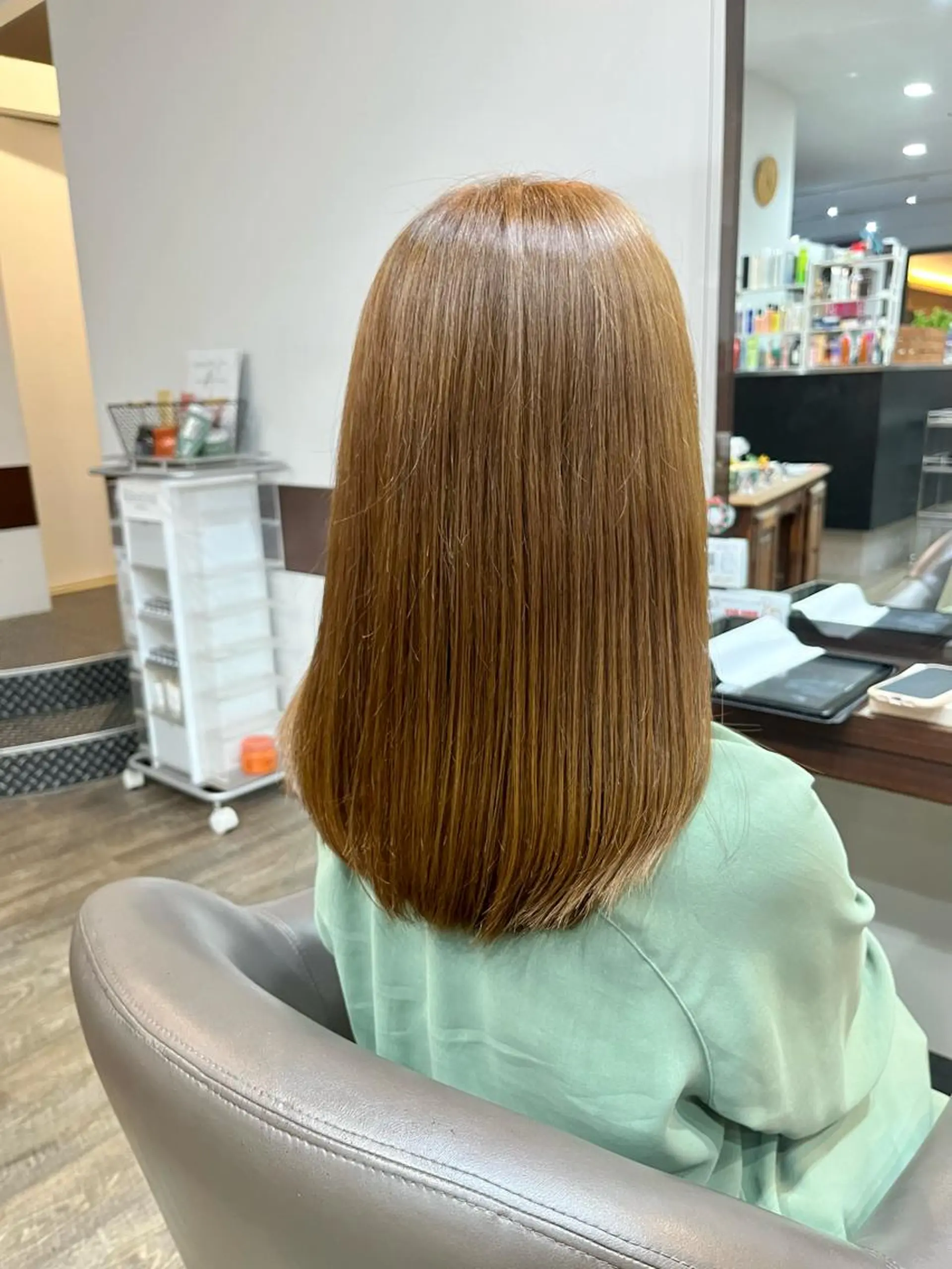 カラー ブリーチ ブリーチなしカラー カット 縮毛矯正 髪質改善、パーマ 山崎純生のヘアスタイル