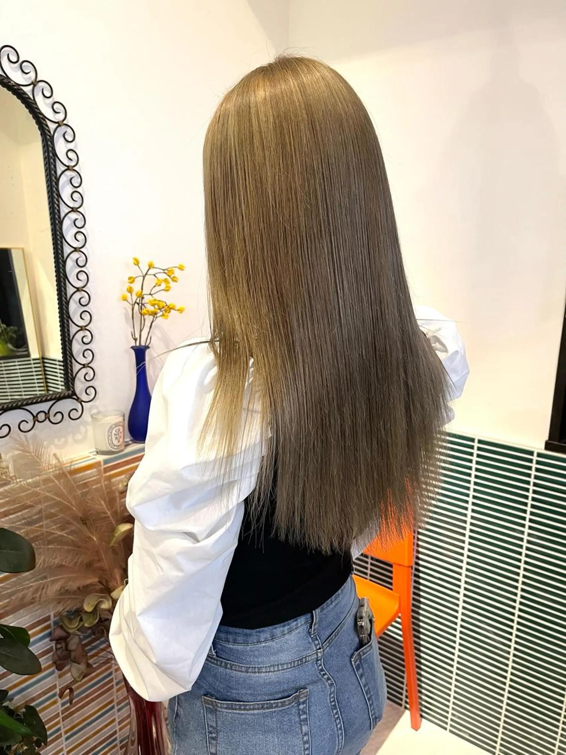 セミロング カラー ベージュカラー ブリーチ カット ヘアカラー トリートメント 🩷ハイトーン透明感 レイヤー🩷ユリカのヘアスタイル