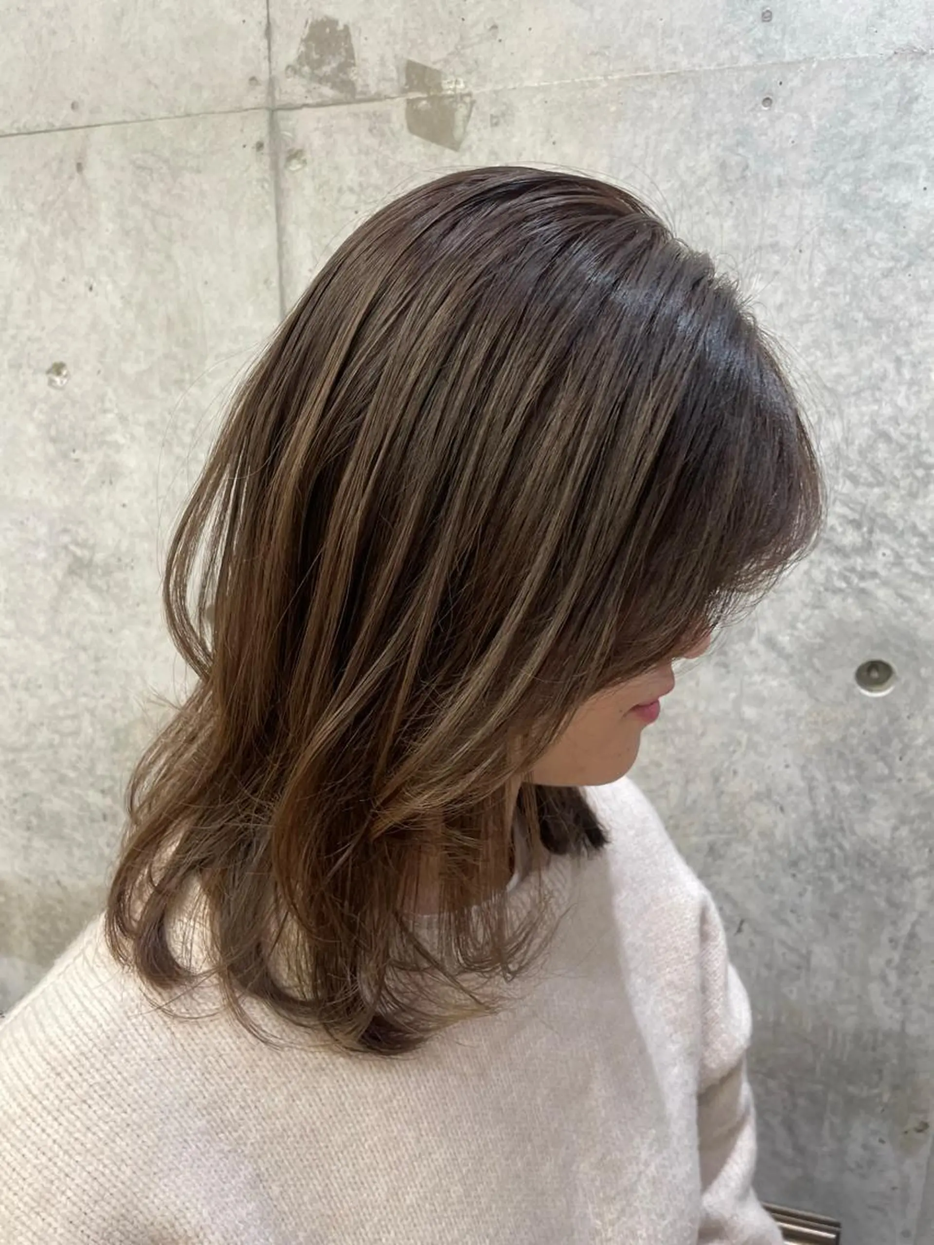 ミディアム カラー 透明感カラー ハイライトカラー ハイトーンカラー インナーカラー ボブ ヘアカラー Kozy  hair design所属・東 史夏のヘアスタイル