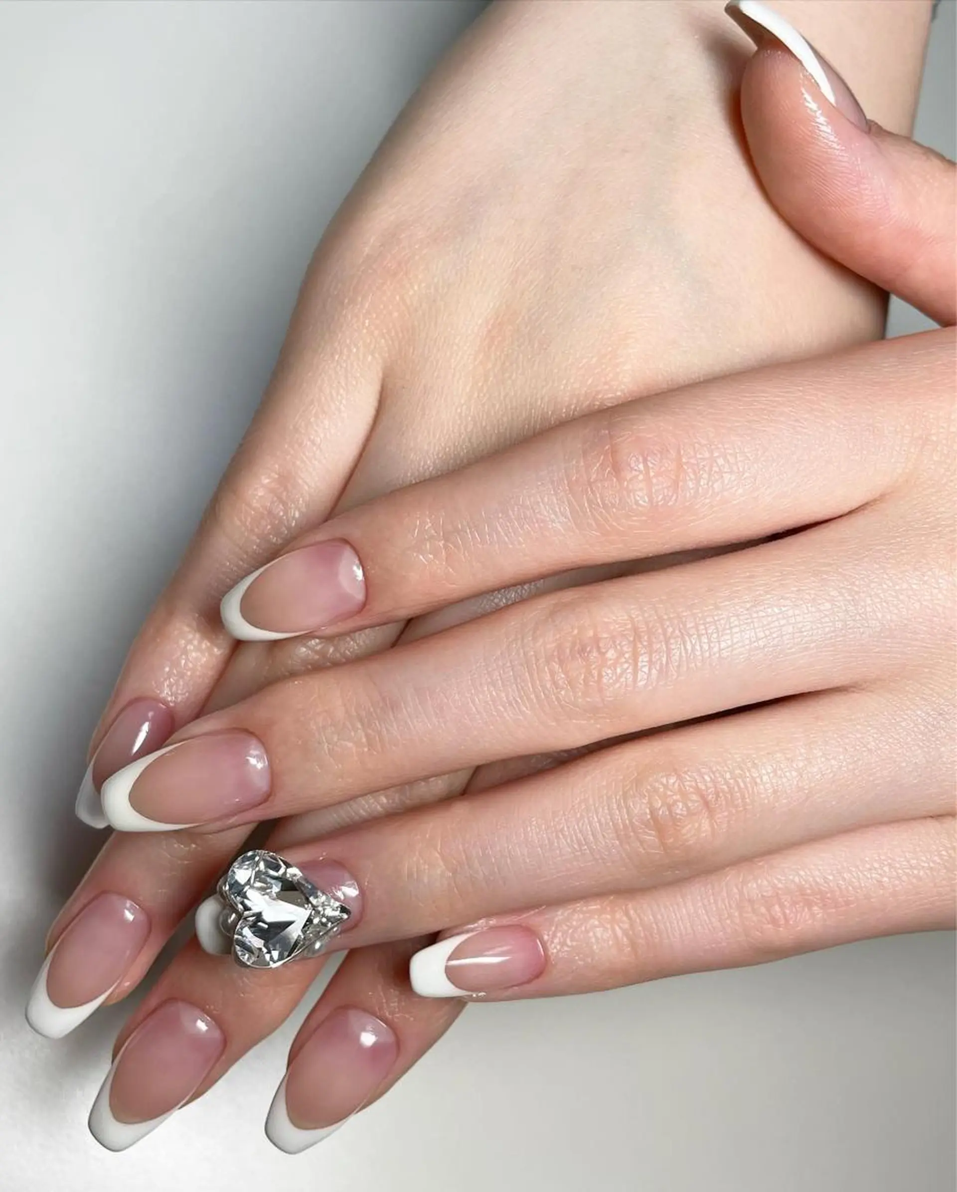 ネイル ストーンネイル ハンドネイル nail salon 7☺︎2所属・nail salon 7☺︎2のネイルデザイン