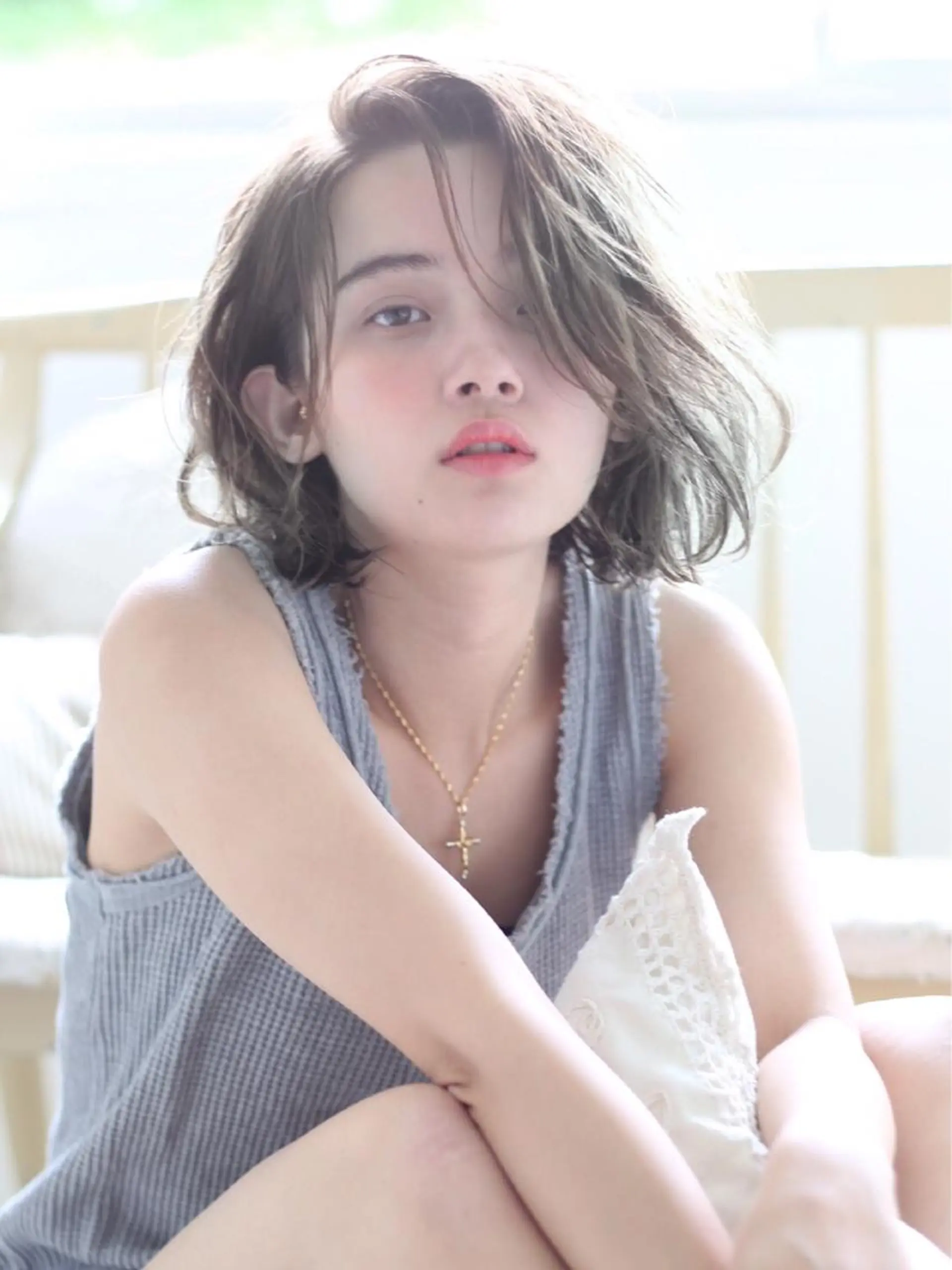 ミディアム カラー ぱつっとボブ/ 小野あかねのヘアスタイル