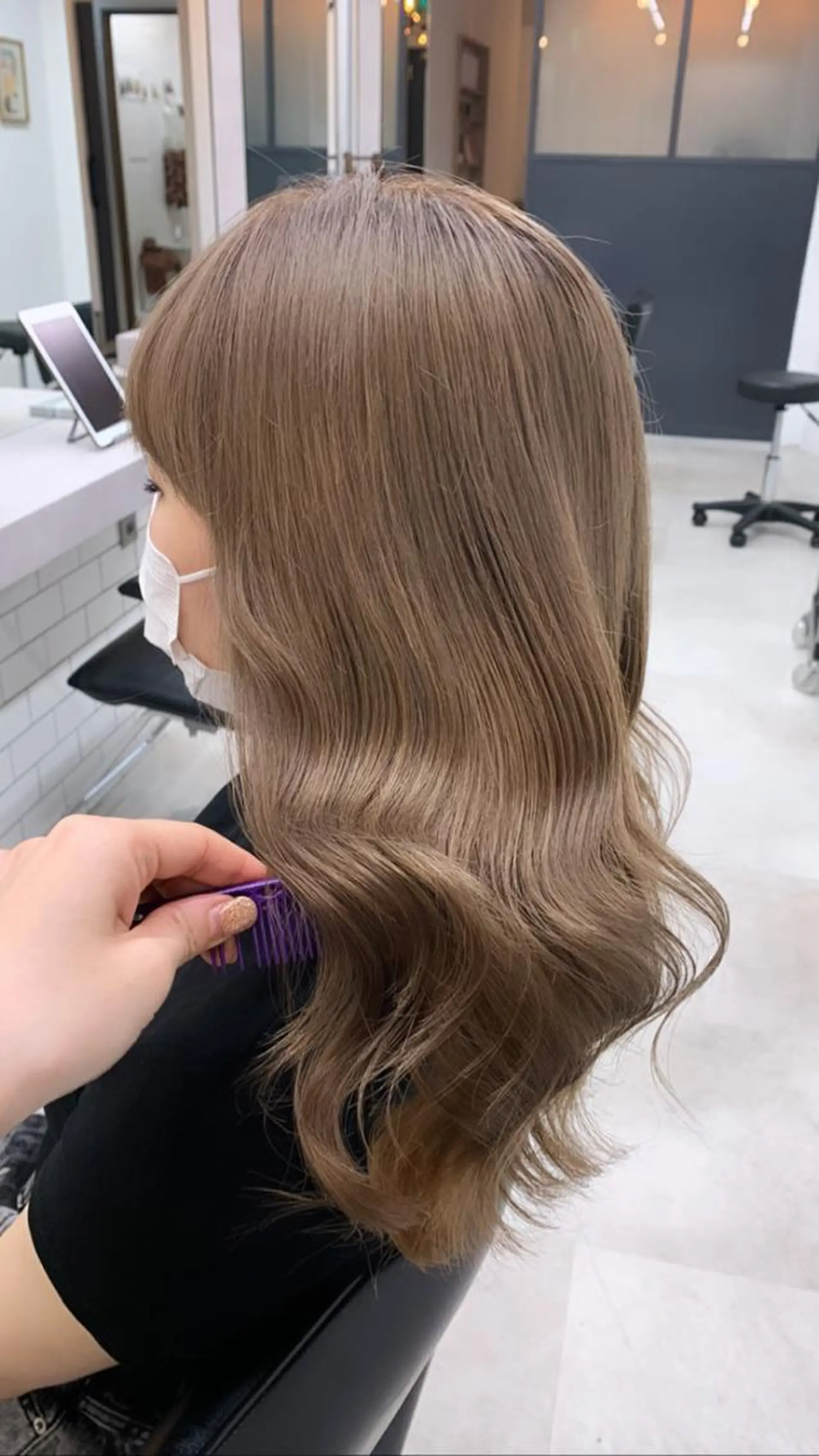 ロング カラー ベージュカラー ブリーチ ダブルカラー ミルクティーベージュ ヘアカラー トリートメント FRAME+spa&hair roomなんば駅前店所属・🌸MAYU🌸 ハイトーン➕レイヤーのヘアスタイル