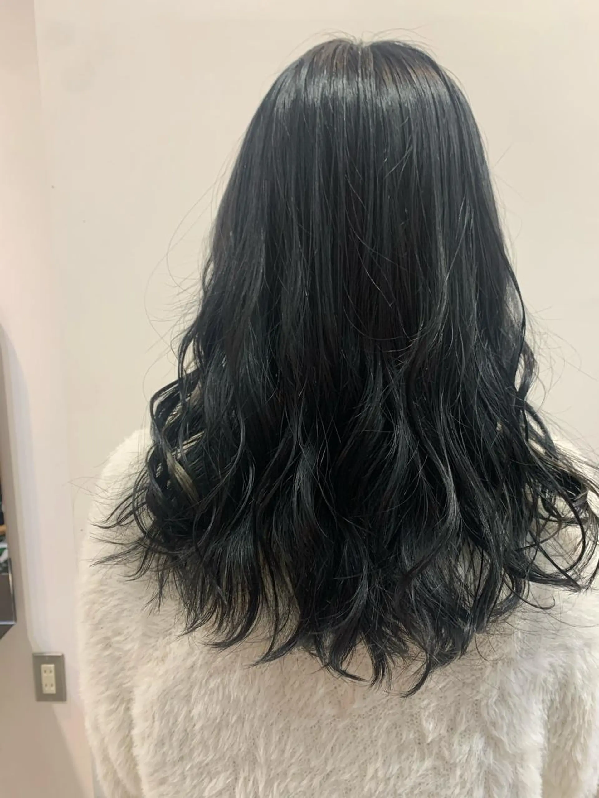 セミロング カラー 黒髪 ブリーチ ブルーカラー ブルーブラック 透明感カラー ヘアカラー 中目黒🌼 🌼ハナのヘアスタイル