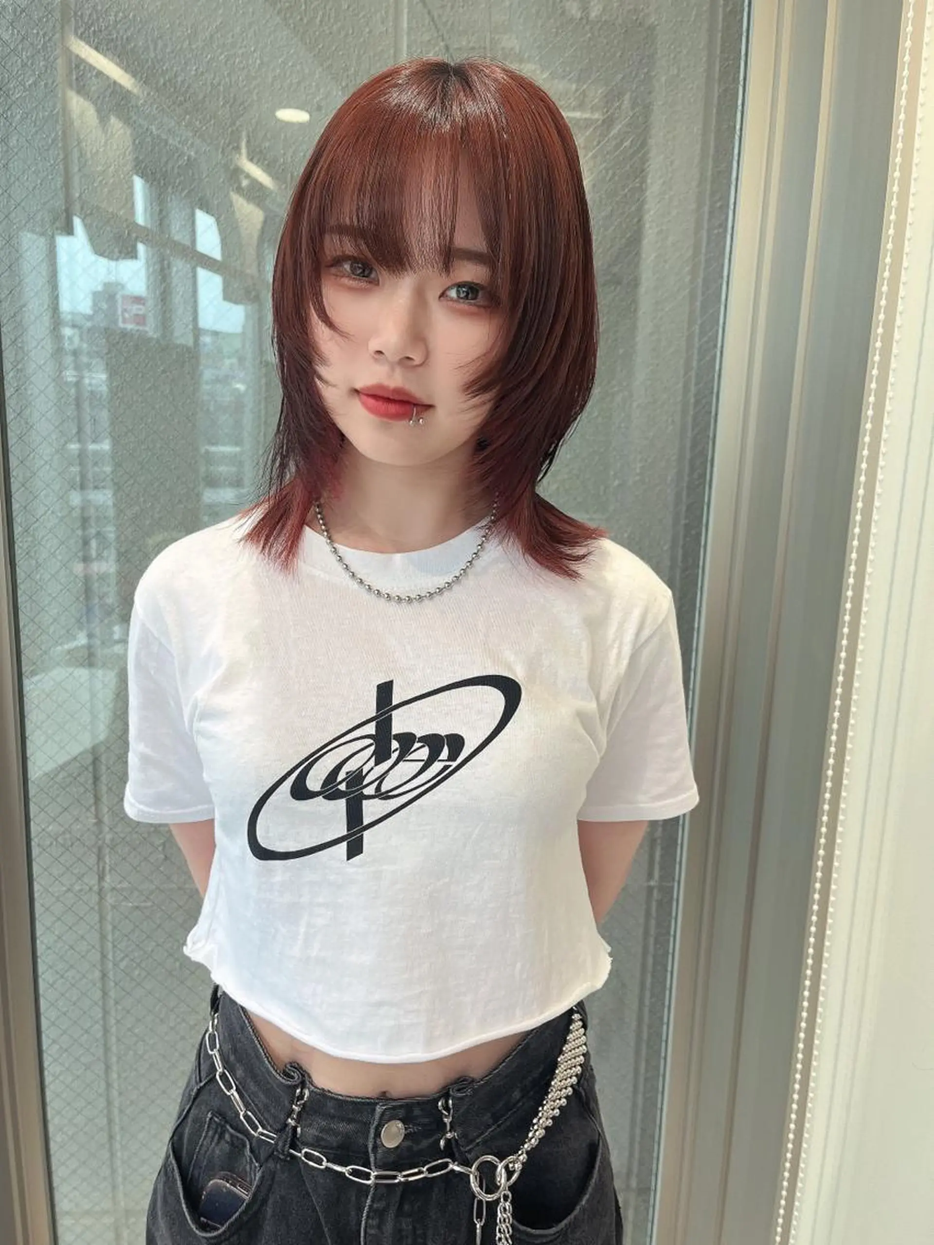 ミディアム ウルフカット ウルフカット/吉村 桃子のヘアスタイル