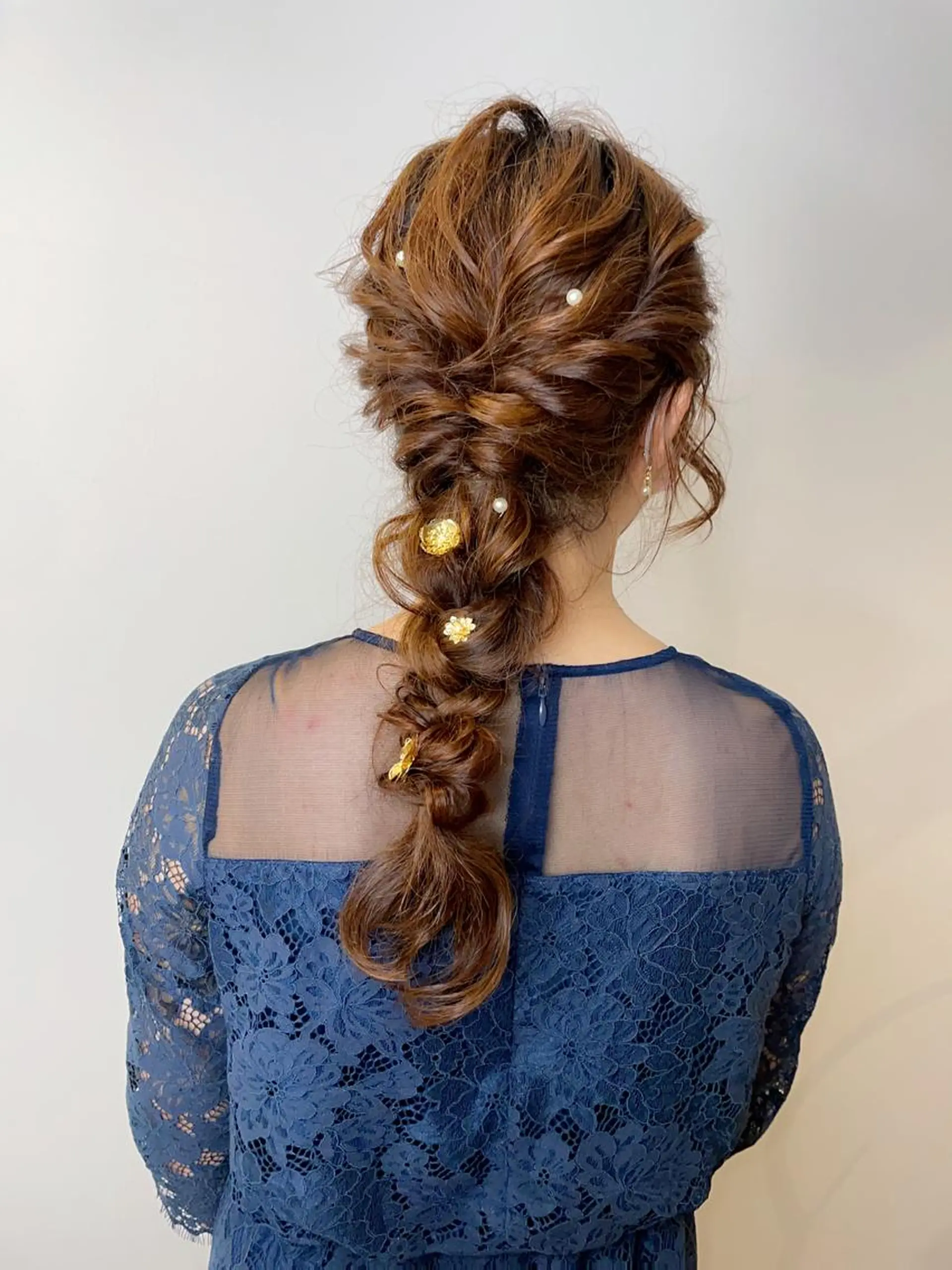 セミロング ヘアアレンジ 三つ編み ヘアセット ヘアアレンジ にいた　かづしげのヘアスタイル