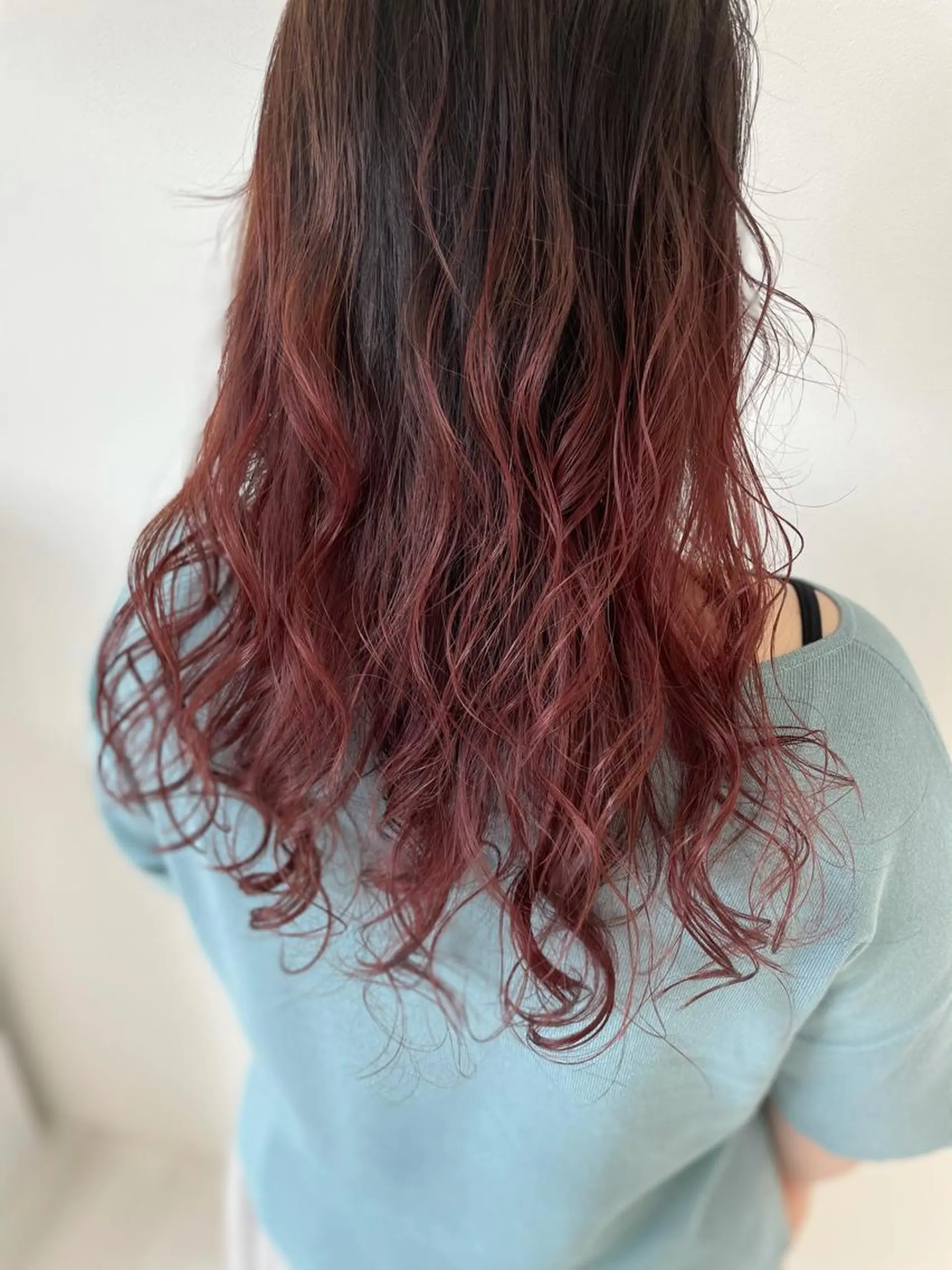 ミディアム カラー グラデーションカラー ピンクカラー カット ヘアカラー トリートメント 難しい髪質の縮毛矯正 高岡/射水/髪質改善のヘアスタイル