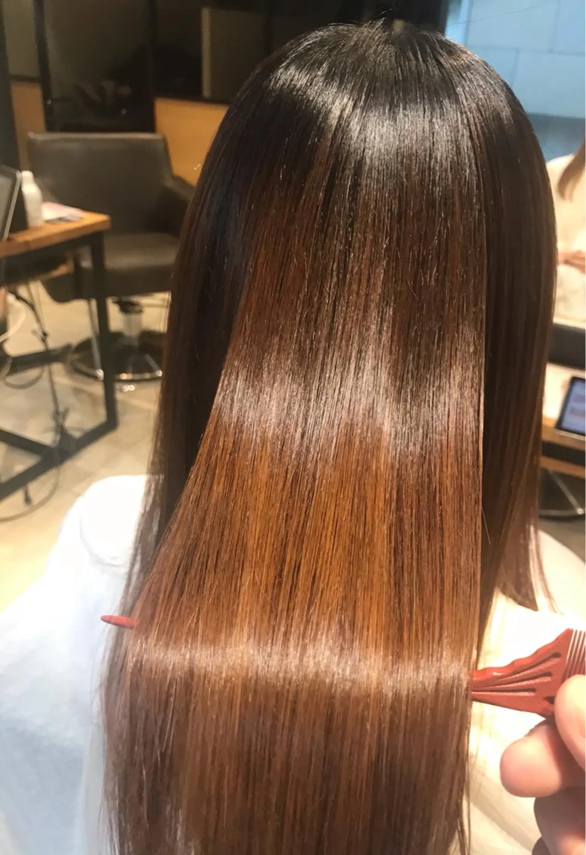 セミロング Emerge渋谷店　［エマージュ］所属・美髪縮毛矯正No1 toshiのヘアスタイル