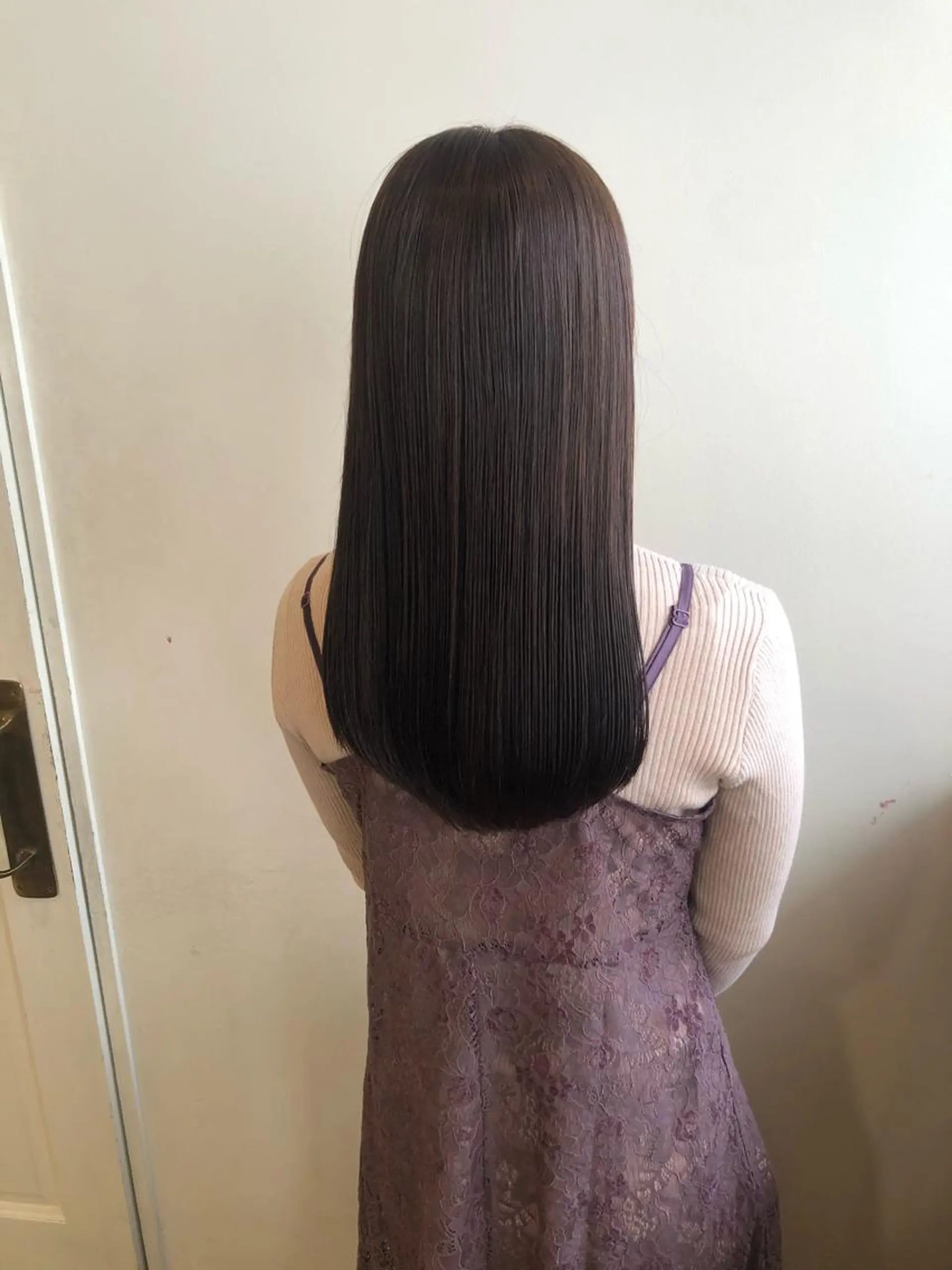 ロング カラー カット ヘアカラー トリートメント MIOベージュカラー 柔らかいカラーのヘアスタイル