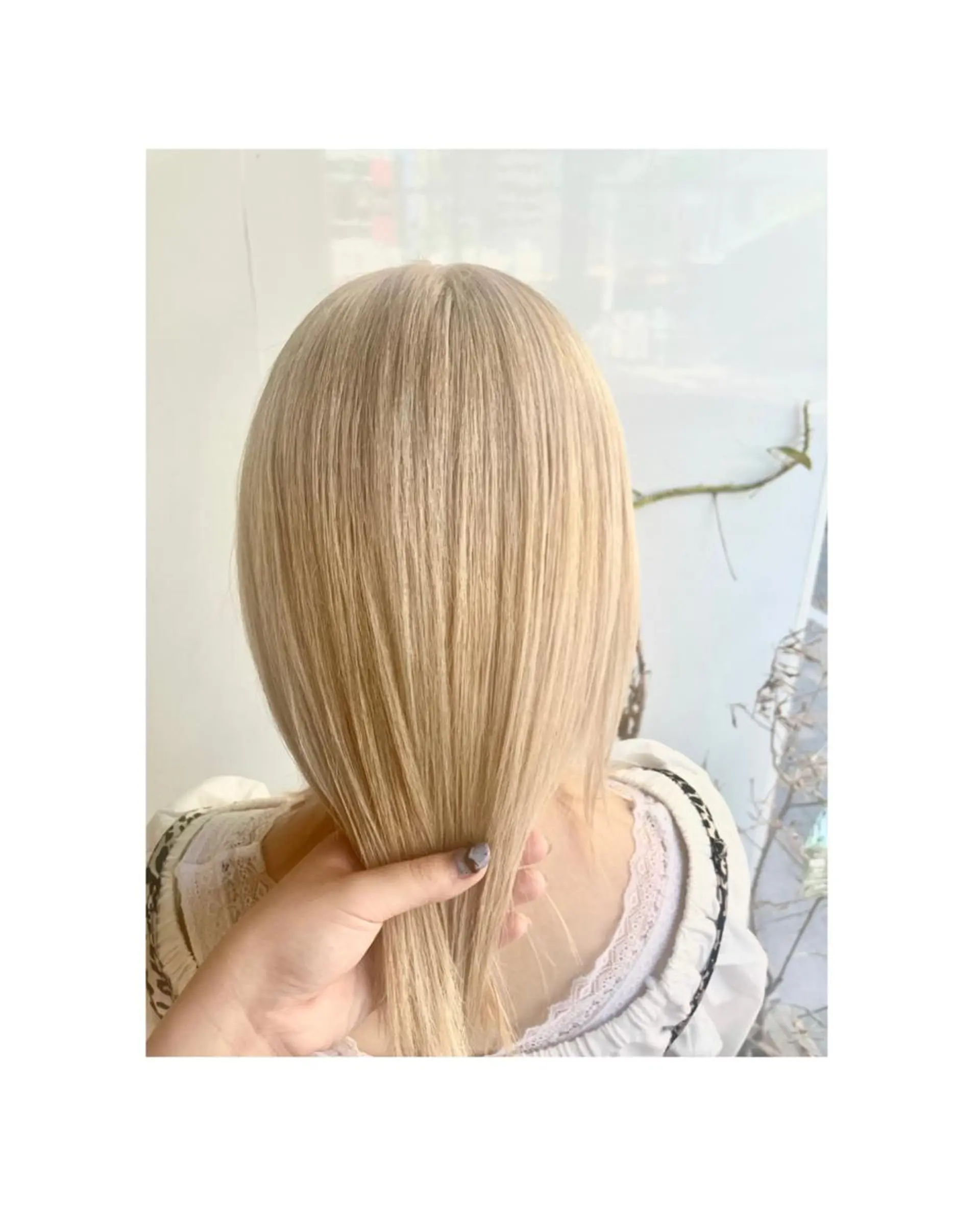 セミロング カラー やました りなのヘアスタイル