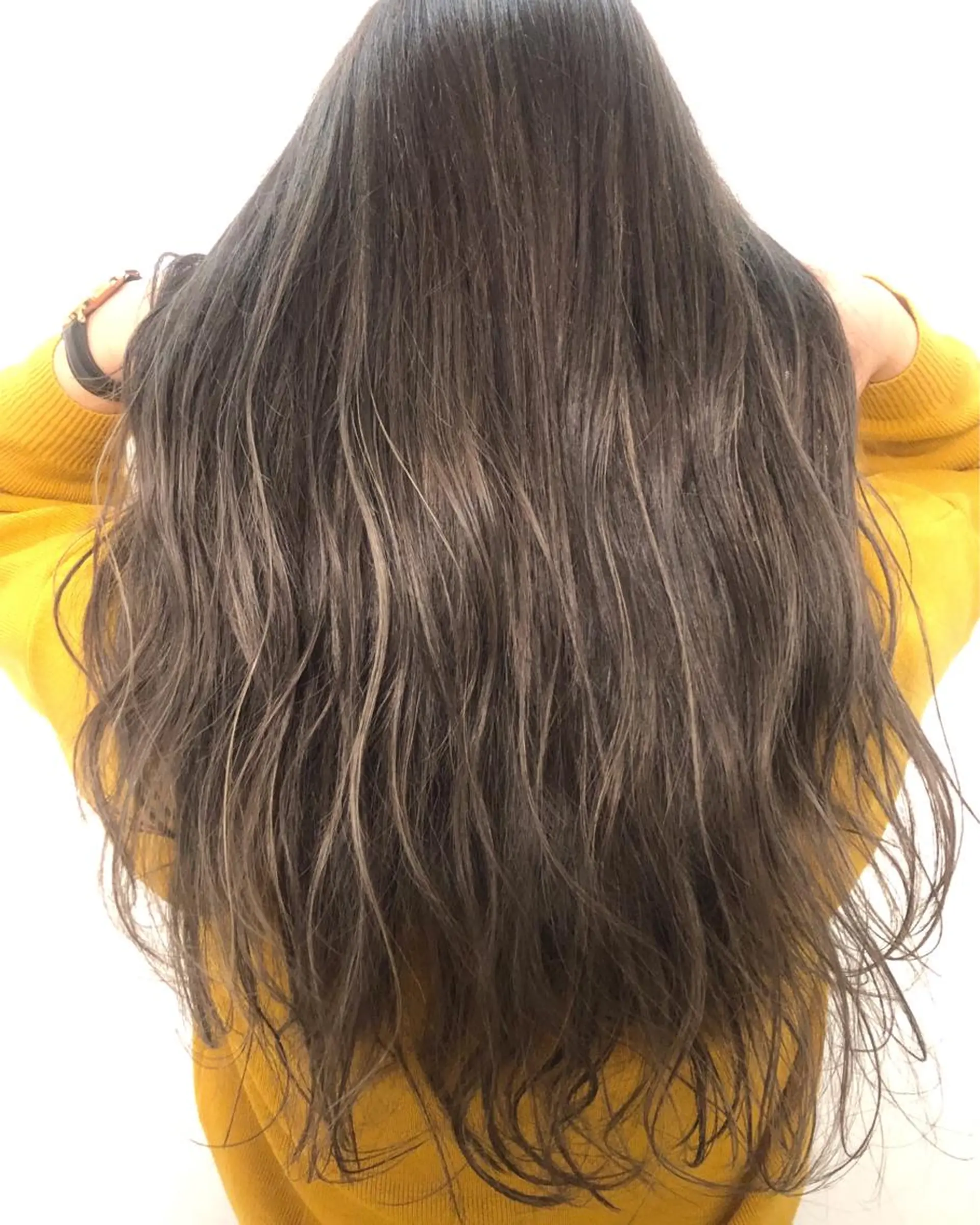 セミロング カラー ヘアカラー トリートメント 西村あきや トレンド韓国ヘアのヘアスタイル