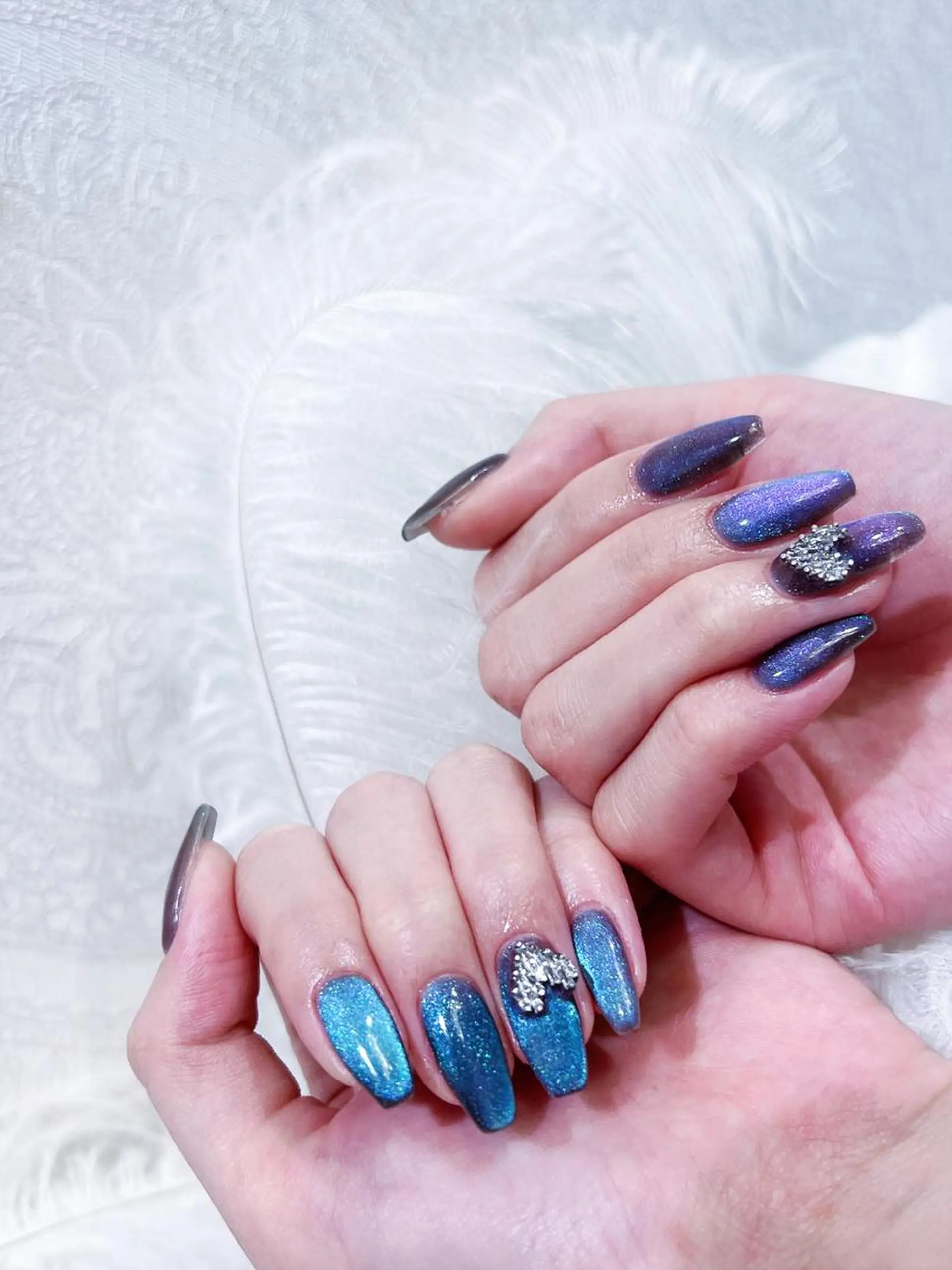 ネイル マグネットネイル ハンドネイル Ubuntu🎀 ネイルサロン✨のネイルデザイン