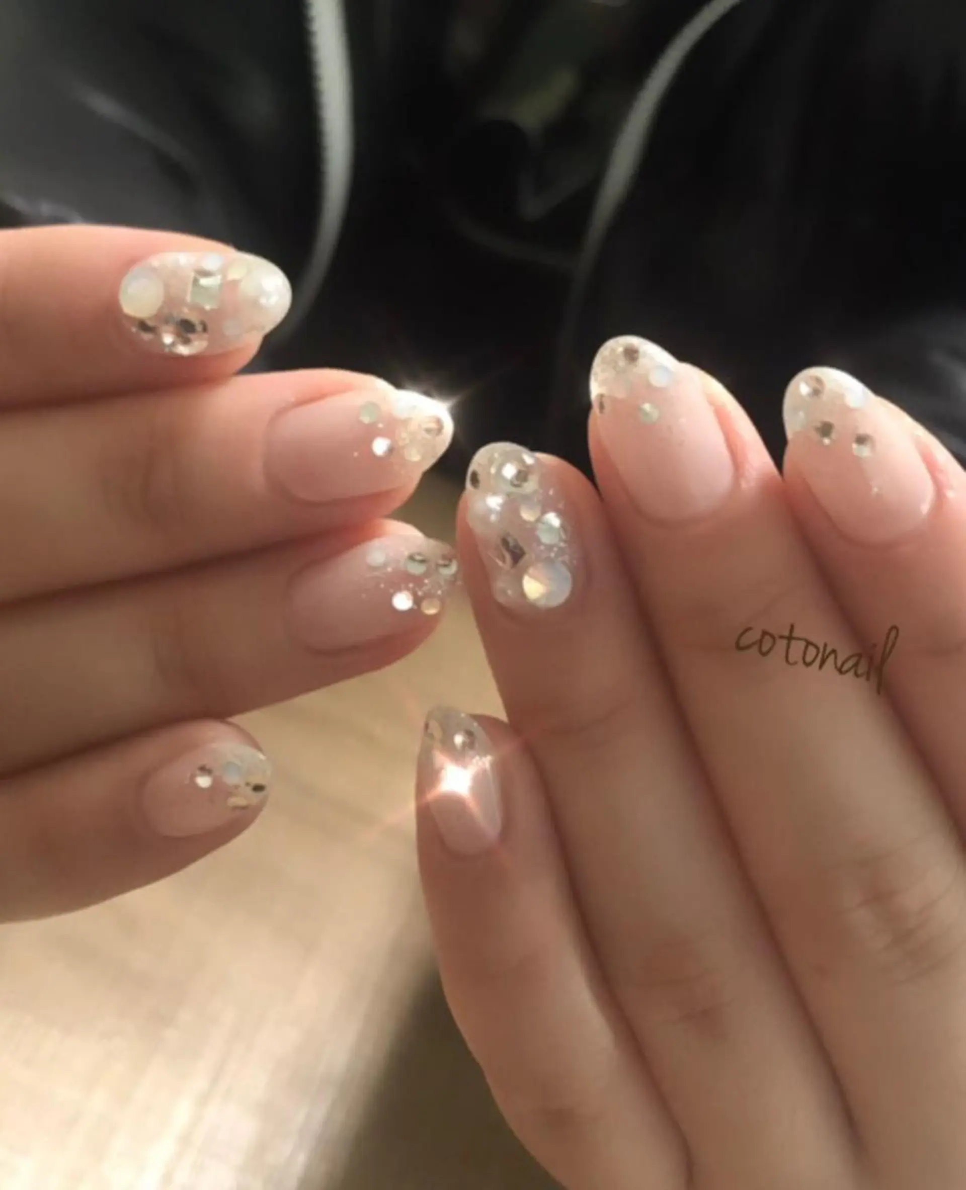 セミロング ネイル ツメトマツゲ .のネイルデザイン