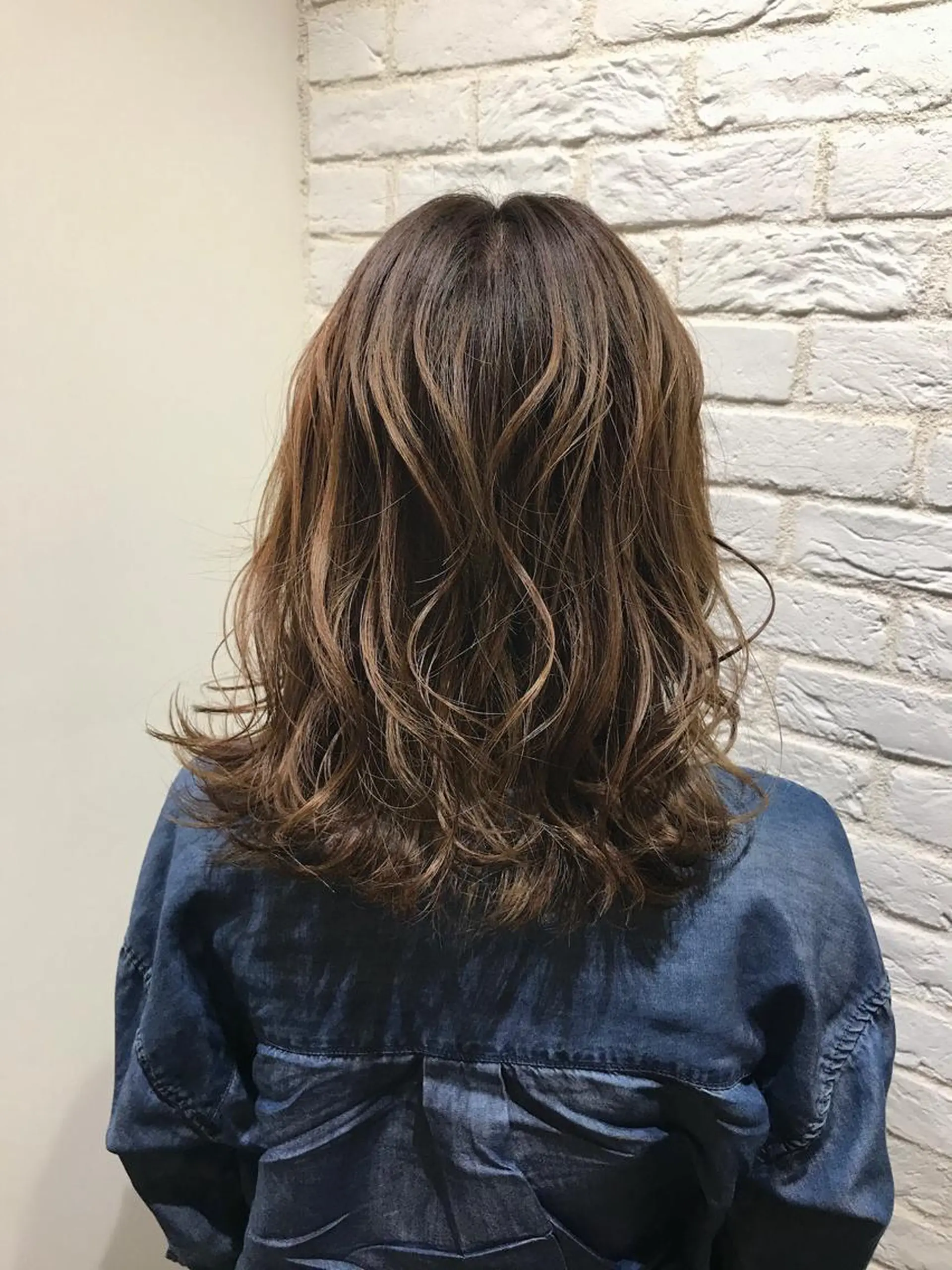 ミディアム カラー Neale. yumiのヘアスタイル