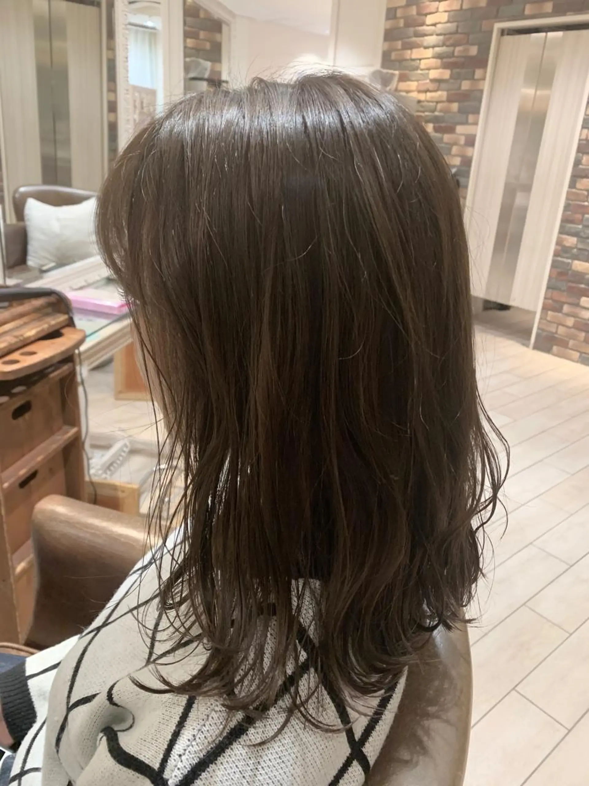 セミロング カラー パーマ ヘアアレンジ 増渕 駿介のヘアスタイル