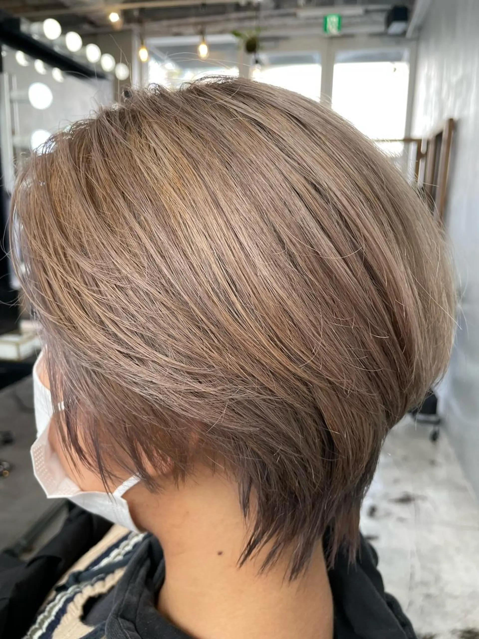ショート カラー アッシュ ベージュカラー ブリーチ ダブルカラー カット ヘアカラー トリートメント ブリーチなし透明感 タケザワミキのヘアスタイル