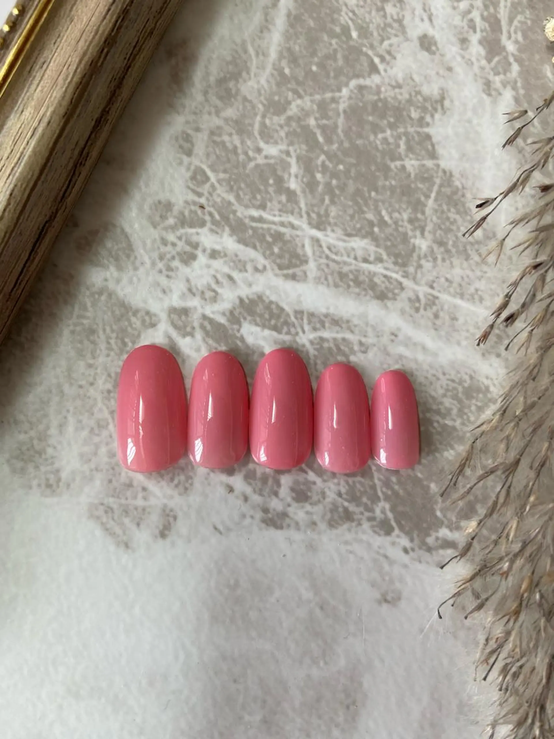 ミディアム ネイル オフィスネイル ワンカラーネイル ピンク シンプルネイル ハンドネイル ネイルサロン ステラのネイルデザイン