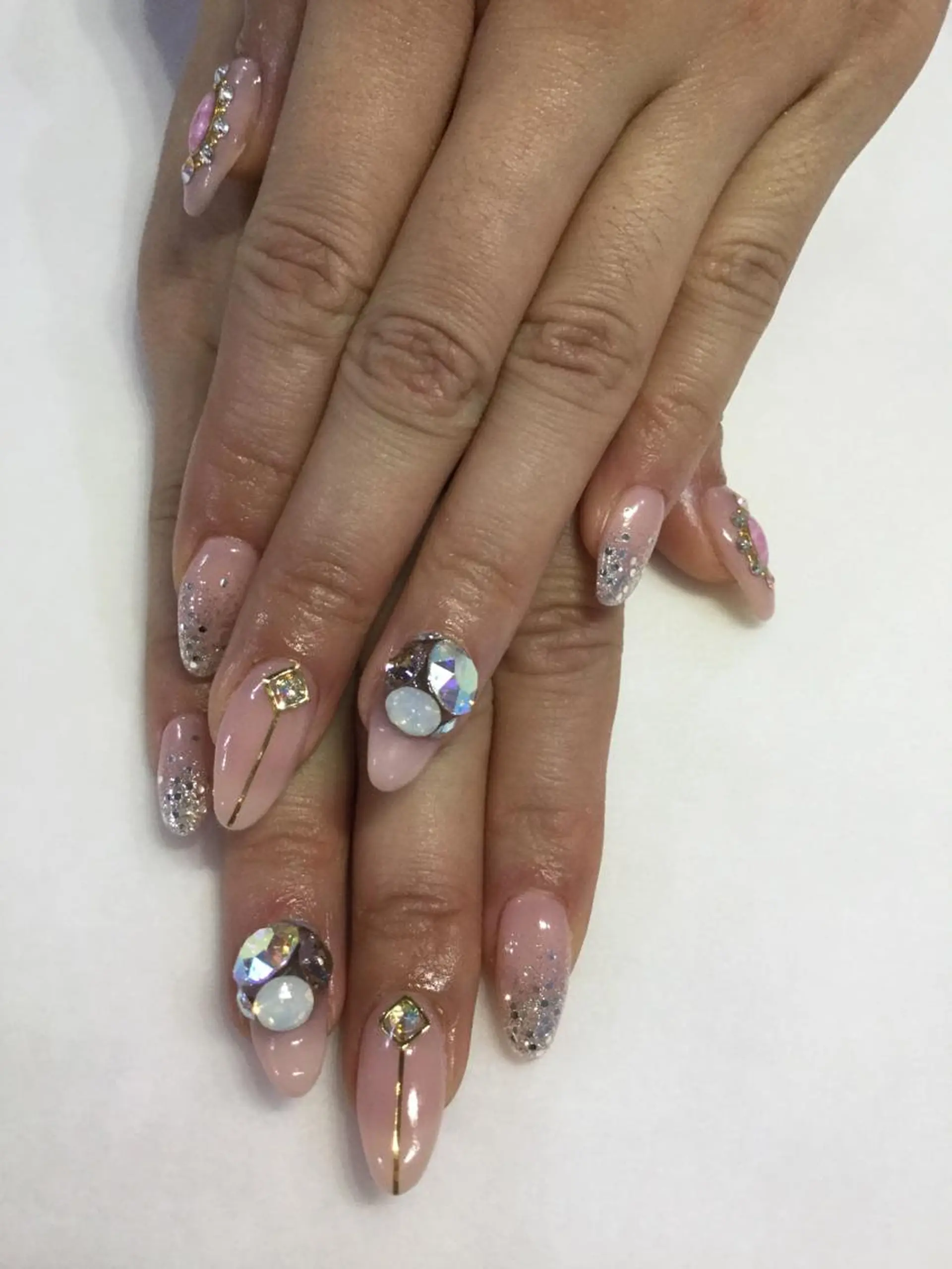 ネイル ハンドネイル 💎🐰 saki. m 🐰💎のネイルデザイン