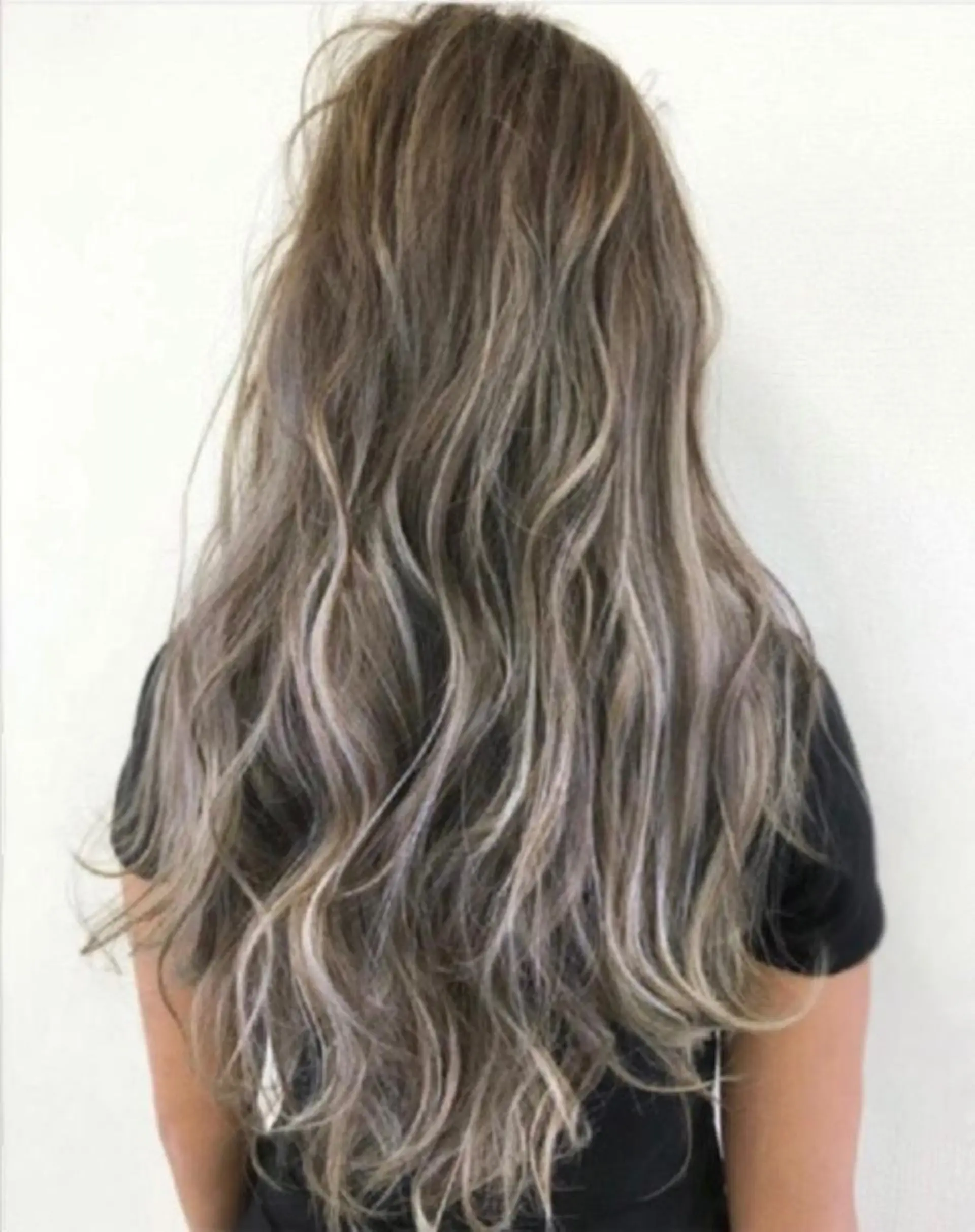 セミロング カラー ヘアアレンジ グラデーションカラー グレージュ ハイライトカラー ハイライト カット ヘアカラー トリートメント ケア剤オタク×海外 ヘア長谷川裕起のヘアスタイル