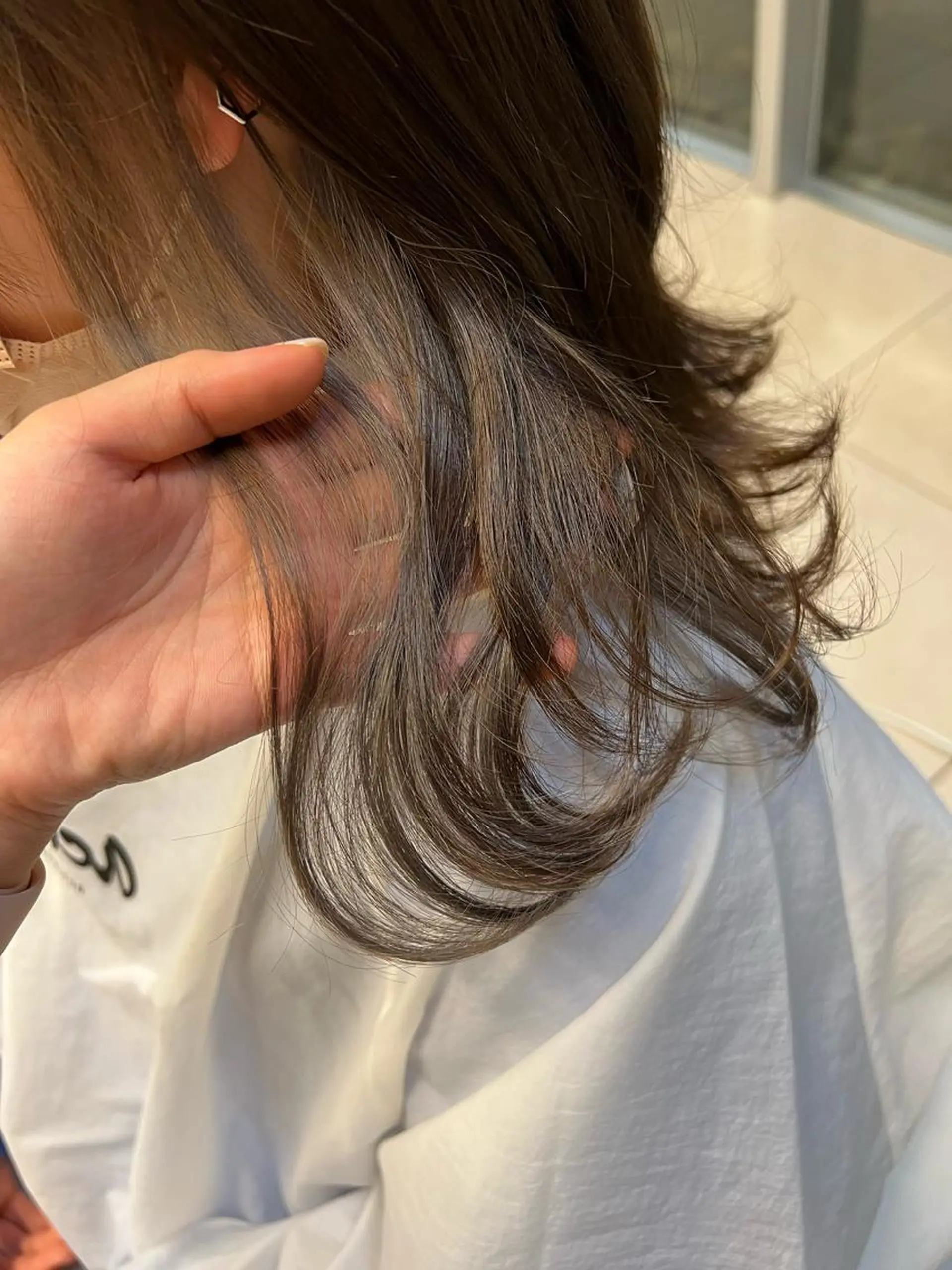 ミディアム 岸田 莉奈のヘアスタイル