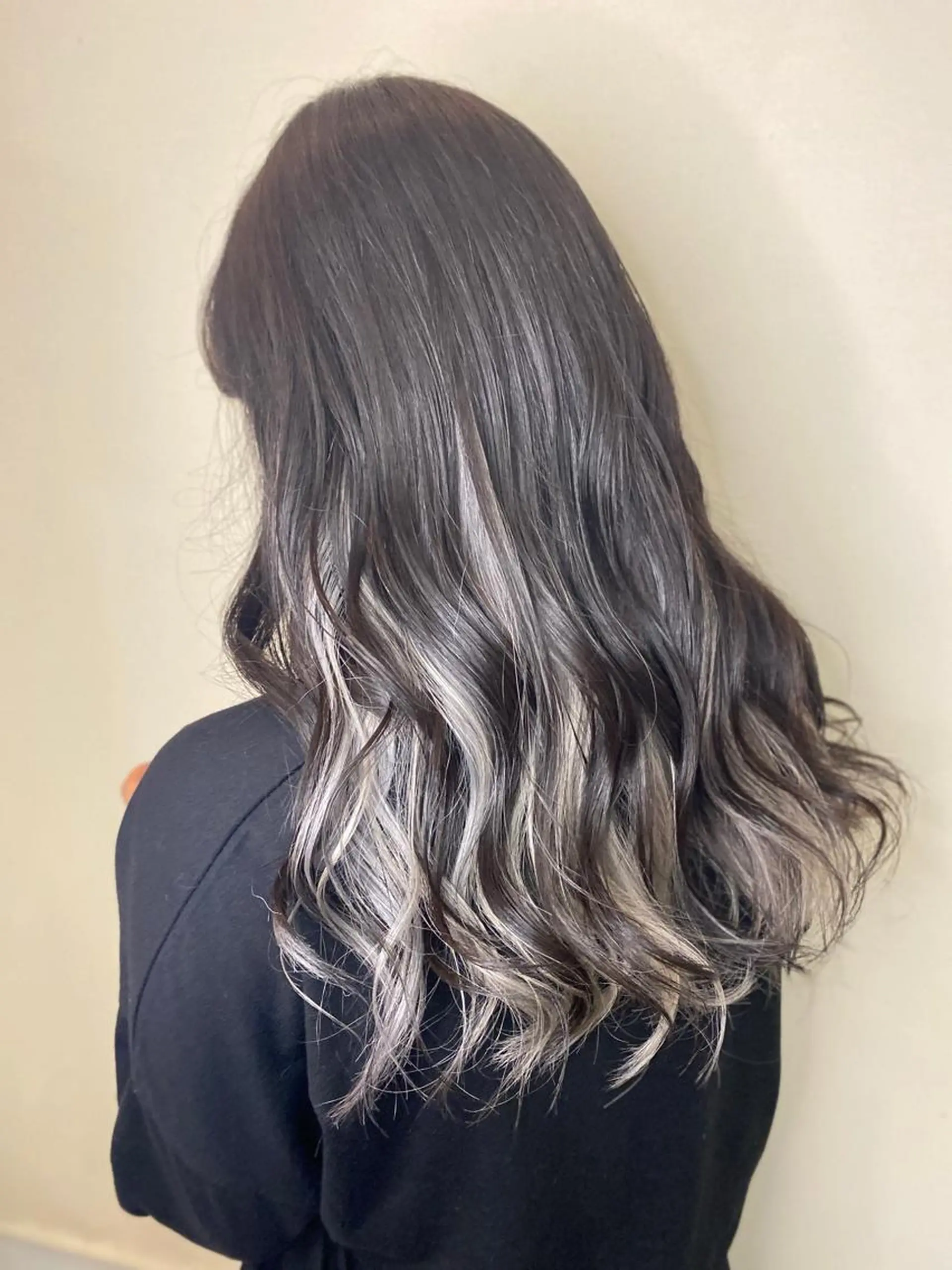 セミロング ヘアカラー ゆぴ☾‪/推しカラー /ハイトーンのヘアスタイル