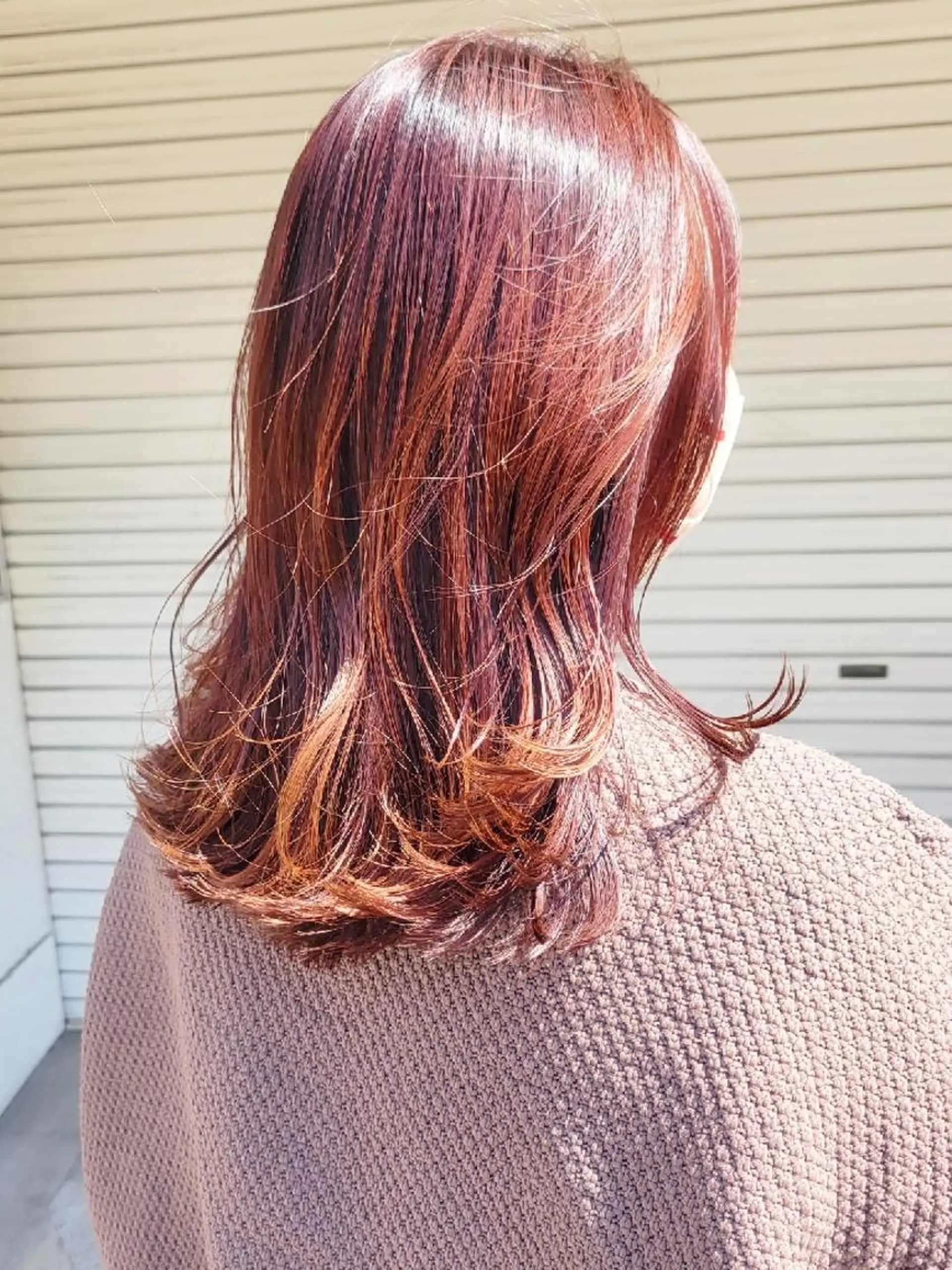 セミロング カラー オレンジ レッドカラー カット ヘアカラー mulum hairdressing所属・代表/淀屋/髪質改善 ダメージレスカラー✨のヘアスタイル