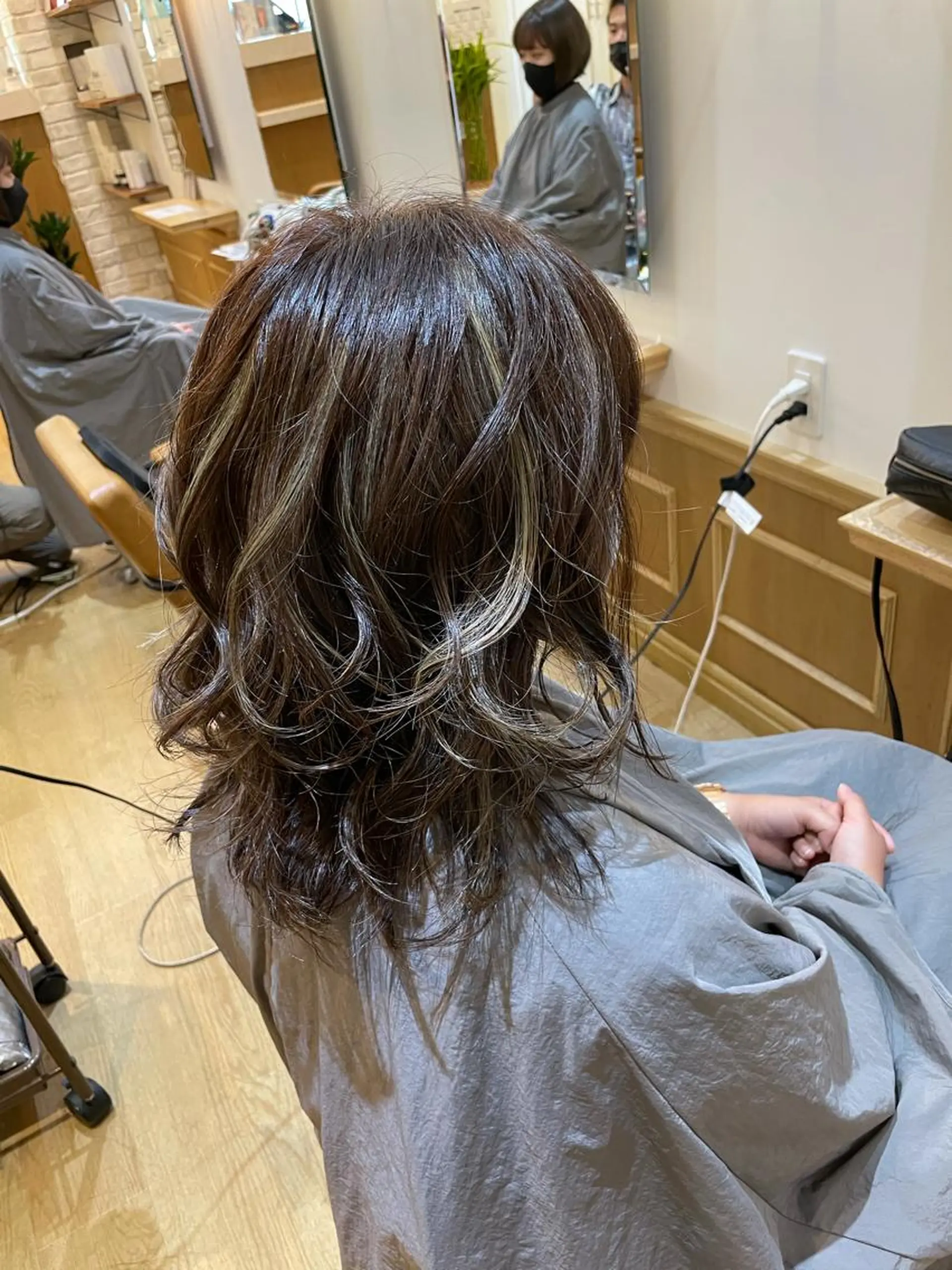 セミロング カラー アディクシーカラー ハイライトカラー 3Dハイライト ハイライト カット ヘアカラー トリートメント ✨シルクストレート✨ 美髪髪質改善Yukiのヘアスタイル