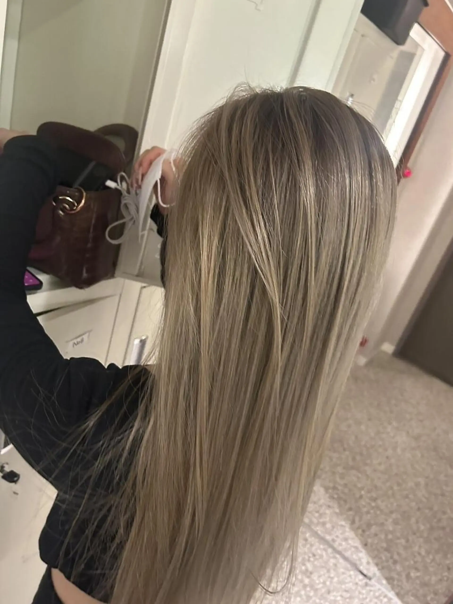 セミロング ハイライト 髪質改善 韓国風ヘア レイヤーカット 小顔カット カット トリートメント TIGRE for hairのヘアスタイル