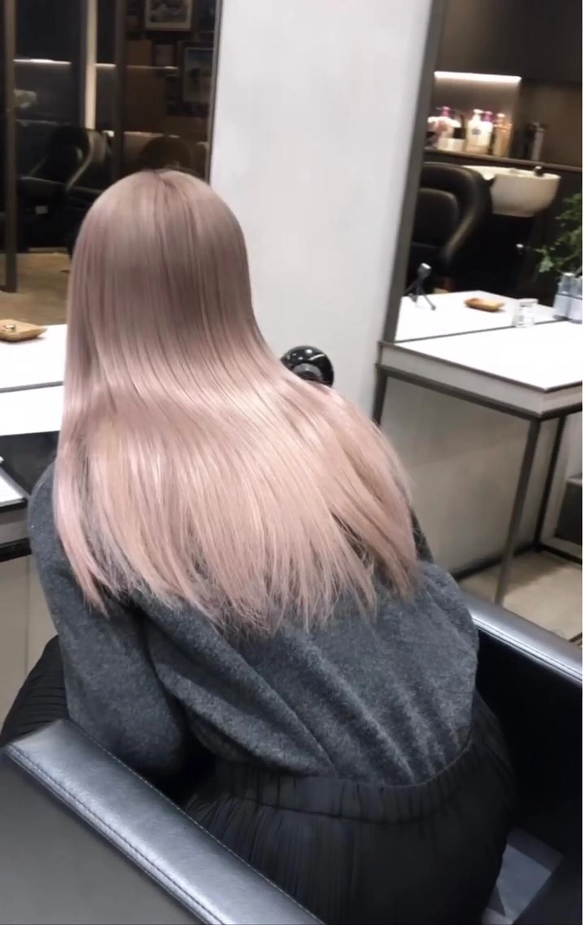 セミロング ヘアカラー 🌸ハイトーン 新田　廉 🌸のヘアスタイル