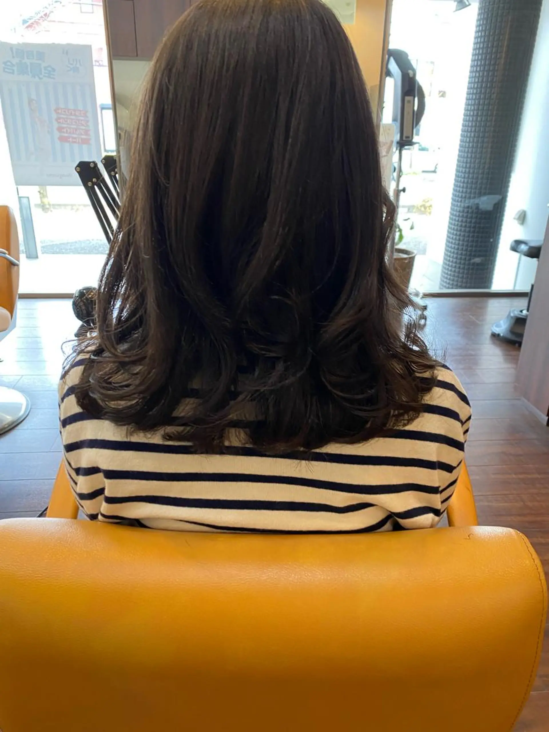 ミディアム 鈴木 千恵子のヘアスタイル