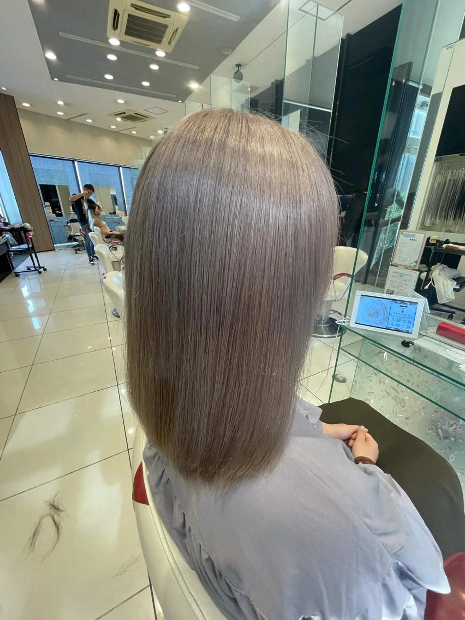 カラー 白髪ぼかし＆ショート ＆ツヤ髪💎YUMAのヘアスタイル