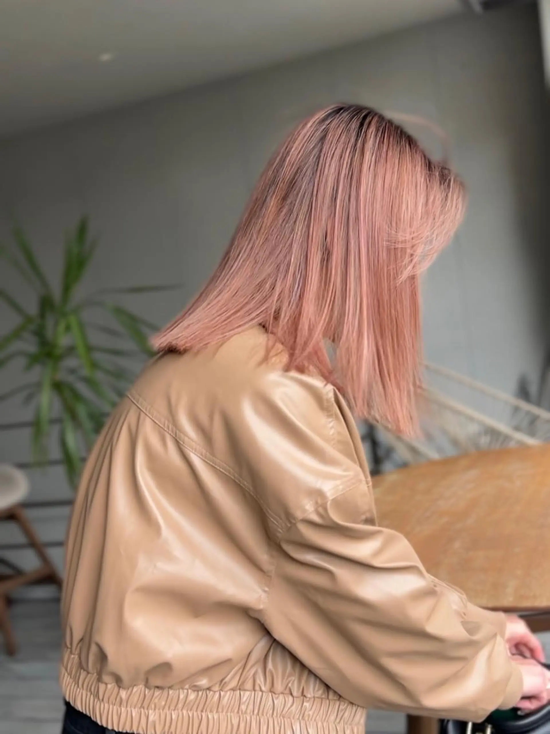 セミロング 海外風カーテンバング Mao広尾美容室のヘアスタイル