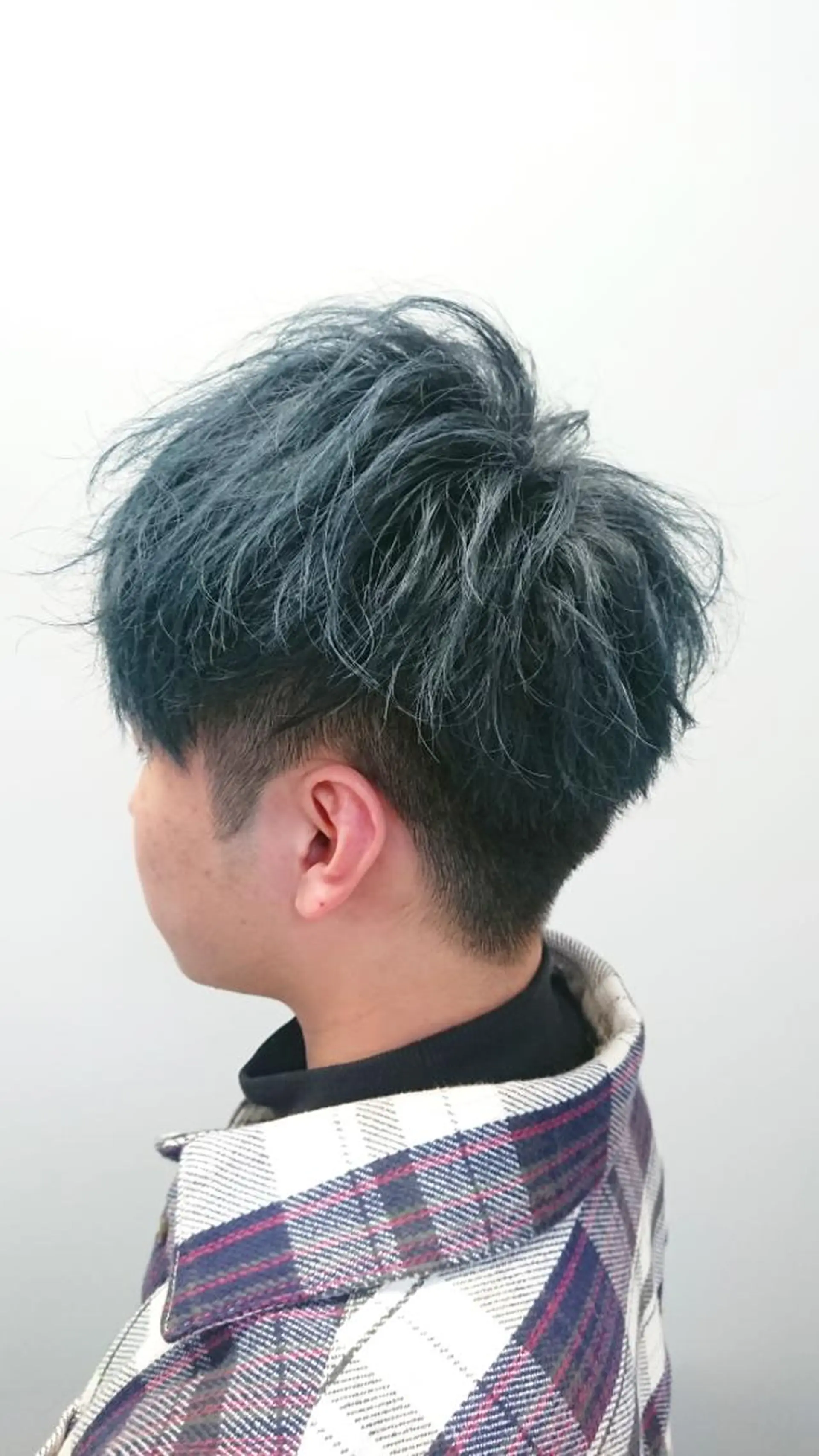 メンズ カラー ブルーカラー ブルージュ 透明感ハイトーン☆ 今津 佑太のヘアスタイル