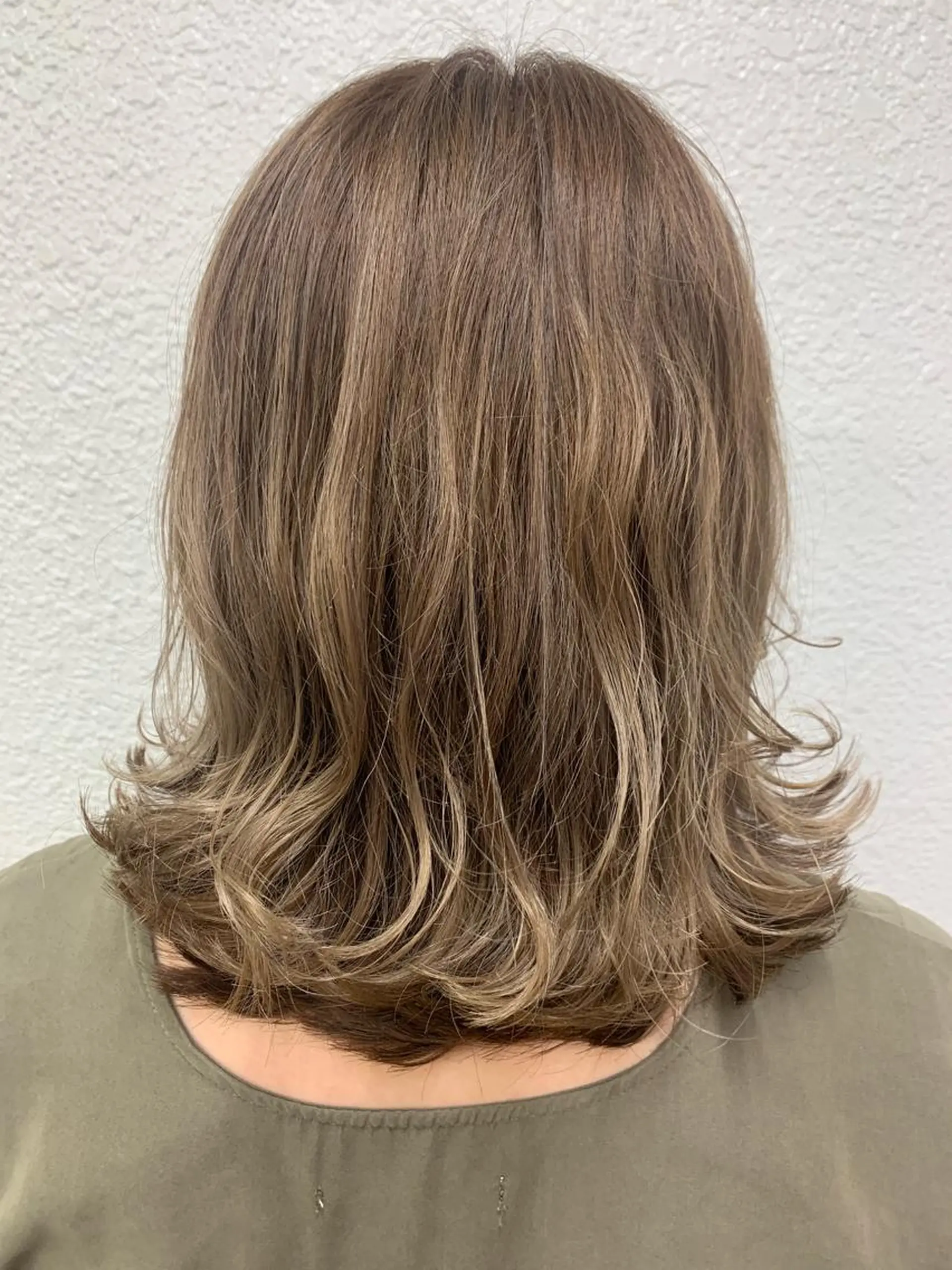 ショート 🧨ブリーチー×ボブ レイヤー💎じゅえるのヘアスタイル