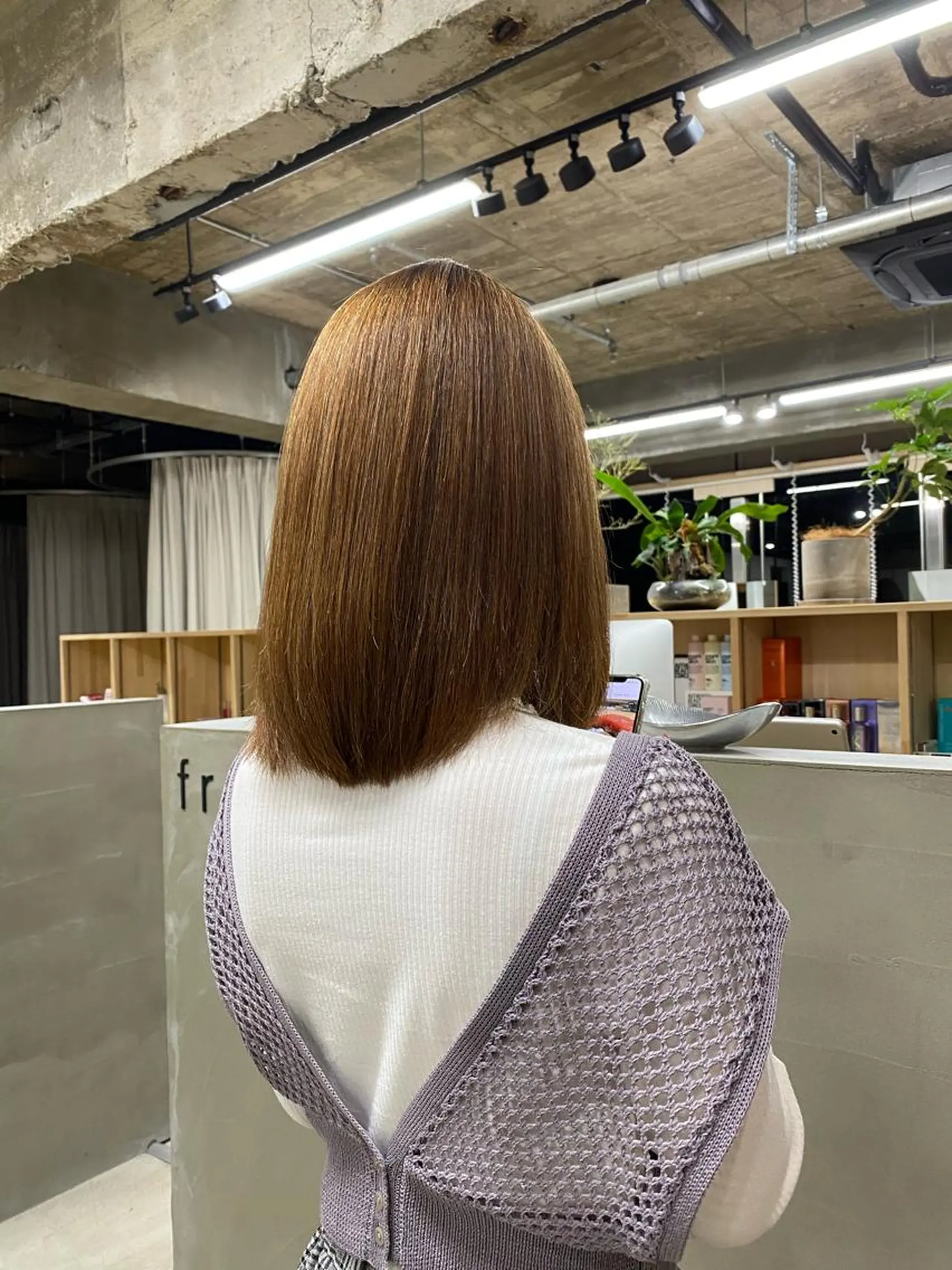 ミディアム 髪質改善 トリートメント 茜璃/ブリーチカラー /レイヤーカットのヘアスタイル